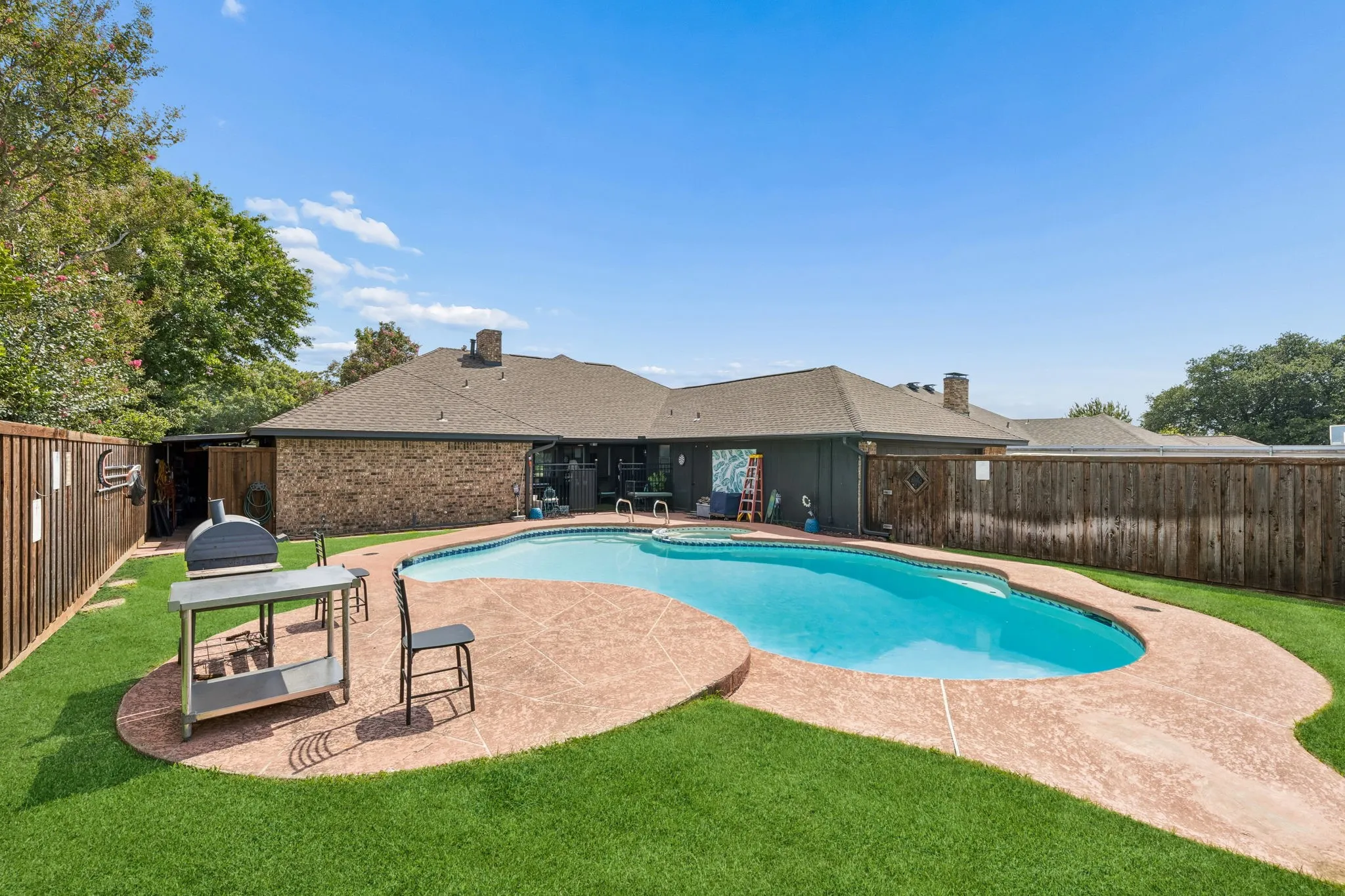 Single Family Residence For Sale in Dallas County , 2133 Hunters Ridge, Carrollton, Texas 75006, 3 Bedroom, 3 Bathroom, 2 Garage spaces, 2,240 Sqft, built in 1981, mls#21335223, Real Estate Agent in Carrollton, Homes For Sale in Dallas county, Homes For Sale in Carrollton, Realtor in Carrollton Texas, Real Estate Brokerage Independent Realty Texas, Luminita Cordes Realtor