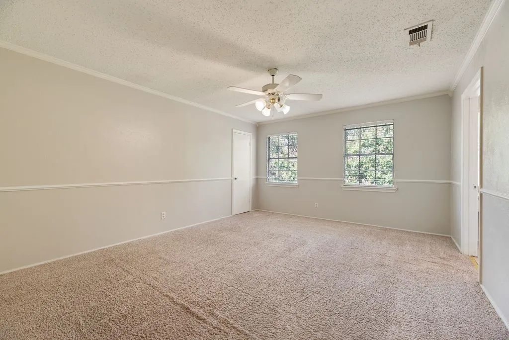 Single Family Residence For Sale in Dallas County , 624 Trailwood Court, Garland, Texas 75043, 3 Bedroom, 3 Bathroom, Garage spaces, 1,674 Sqft, built in 1973, mls#21339553, Real Estate Agent in Garland, Homes For Sale in Dallas county, Homes For Sale in Garland, Realtor in Garland Texas, Real Estate Brokerage Independent Realty Texas, Luminita Cordes Realtor