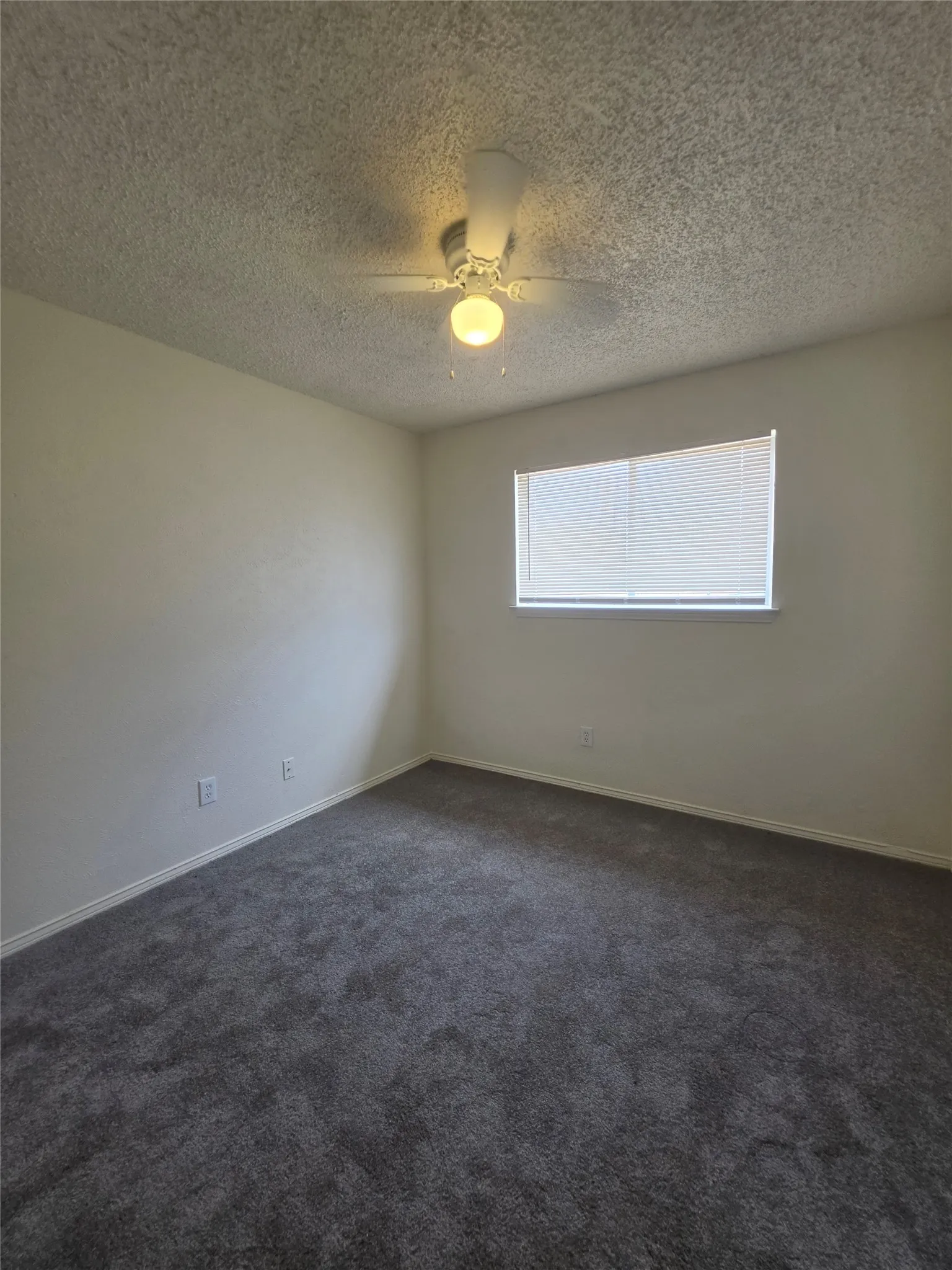 Single Family Residence For Sale in Dallas County , 216 Tejas Drive, Glenn Heights, Texas 75154, 3 Bedroom, 2 Bathroom, 1 Garage spaces, 1,088 Sqft, built in 1982, mls#21340540, Real Estate Agent in Glenn Heights, Homes For Sale in Dallas county, Homes For Sale in Glenn Heights, Realtor in Glenn Heights Texas, Real Estate Brokerage Independent Realty Texas, Luminita Cordes Realtor