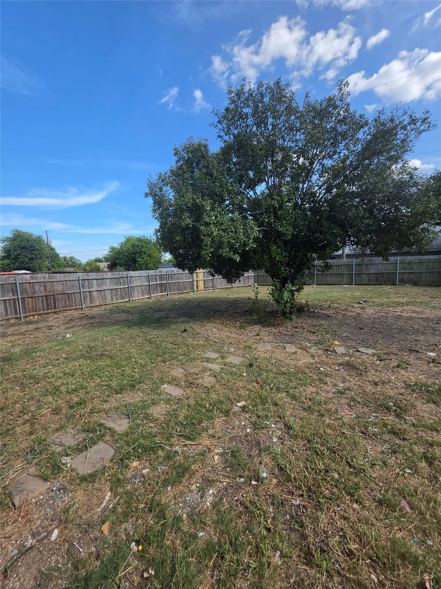 Single Family Residence For Sale in Dallas County , 216 Tejas Drive, Glenn Heights, Texas 75154, 3 Bedroom, 2 Bathroom, 1 Garage spaces, 1,088 Sqft, built in 1982, mls#21340540, Real Estate Agent in Glenn Heights, Homes For Sale in Dallas county, Homes For Sale in Glenn Heights, Realtor in Glenn Heights Texas, Real Estate Brokerage Independent Realty Texas, Luminita Cordes Realtor