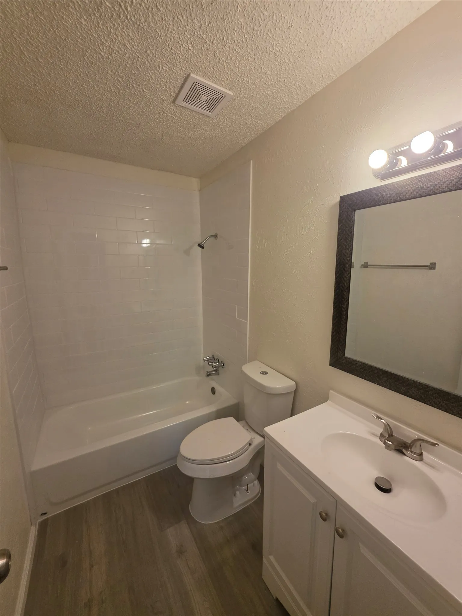 Single Family Residence For Sale in Dallas County , 216 Tejas Drive, Glenn Heights, Texas 75154, 3 Bedroom, 2 Bathroom, 1 Garage spaces, 1,088 Sqft, built in 1982, mls#21340540, Real Estate Agent in Glenn Heights, Homes For Sale in Dallas county, Homes For Sale in Glenn Heights, Realtor in Glenn Heights Texas, Real Estate Brokerage Independent Realty Texas, Luminita Cordes Realtor