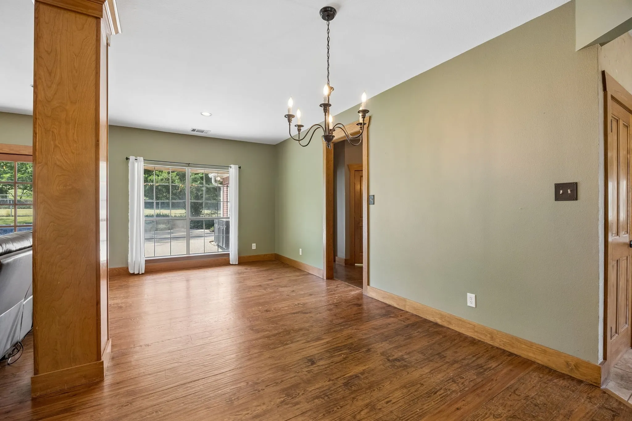 Single Family Residence For Sale in Kaufman County , 15175 Markout Central, Forney, Texas 75126, 6 Bedroom, 5 Bathroom, Garage spaces, 4,663 Sqft, built in 1999, mls#21339940, Real Estate Agent in Forney, Homes For Sale in Kaufman county, Homes For Sale in Forney, Realtor in Forney Texas, Real Estate Brokerage Independent Realty Texas, Luminita Cordes Realtor