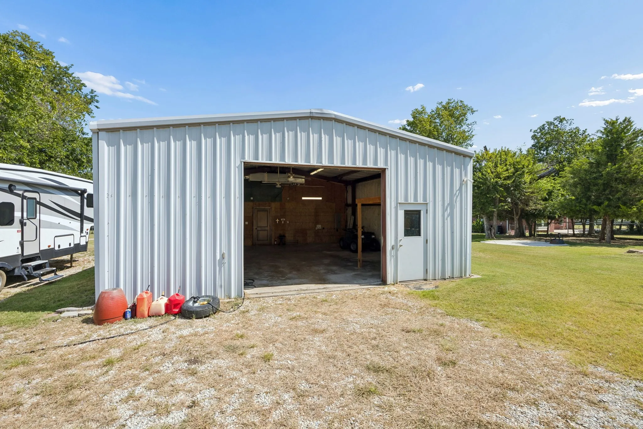 Single Family Residence For Sale in Kaufman County , 15175 Markout Central, Forney, Texas 75126, 6 Bedroom, 5 Bathroom, Garage spaces, 4,663 Sqft, built in 1999, mls#21339940, Real Estate Agent in Forney, Homes For Sale in Kaufman county, Homes For Sale in Forney, Realtor in Forney Texas, Real Estate Brokerage Independent Realty Texas, Luminita Cordes Realtor