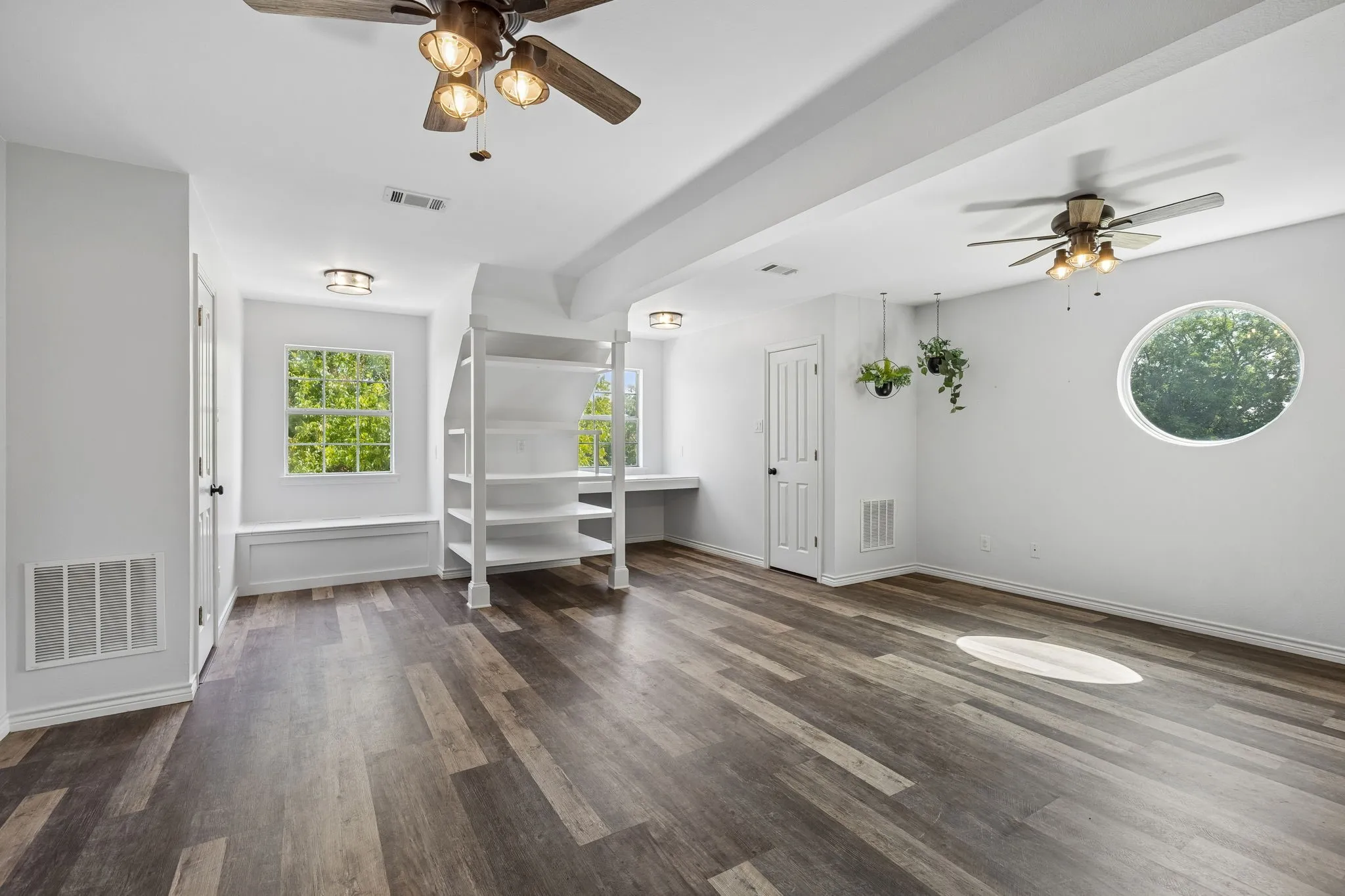 Single Family Residence For Sale in Kaufman County , 15175 Markout Central, Forney, Texas 75126, 6 Bedroom, 5 Bathroom, Garage spaces, 4,663 Sqft, built in 1999, mls#21339940, Real Estate Agent in Forney, Homes For Sale in Kaufman county, Homes For Sale in Forney, Realtor in Forney Texas, Real Estate Brokerage Independent Realty Texas, Luminita Cordes Realtor