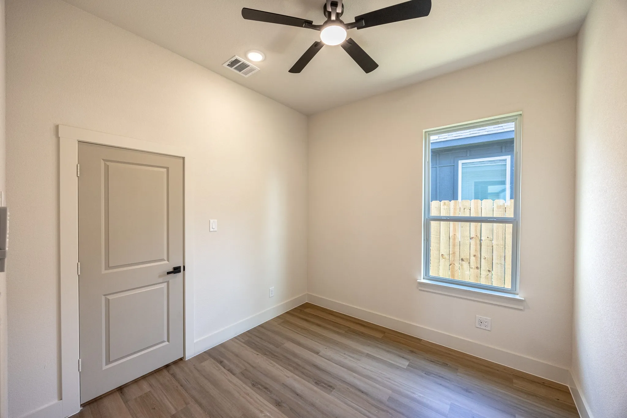Single Family Residence For Sale in Tarrant County , 903 S Ayers Avenue, Fort Worth, Texas 76103, 4 Bedroom, 2 Bathroom, 2 Garage spaces, 1,690 Sqft, built in 2026, mls#21340499, Real Estate Agent in Fort Worth, Homes For Sale in Tarrant county, Homes For Sale in Fort Worth, Realtor in Fort Worth Texas, Real Estate Brokerage Independent Realty Texas, Luminita Cordes Realtor
