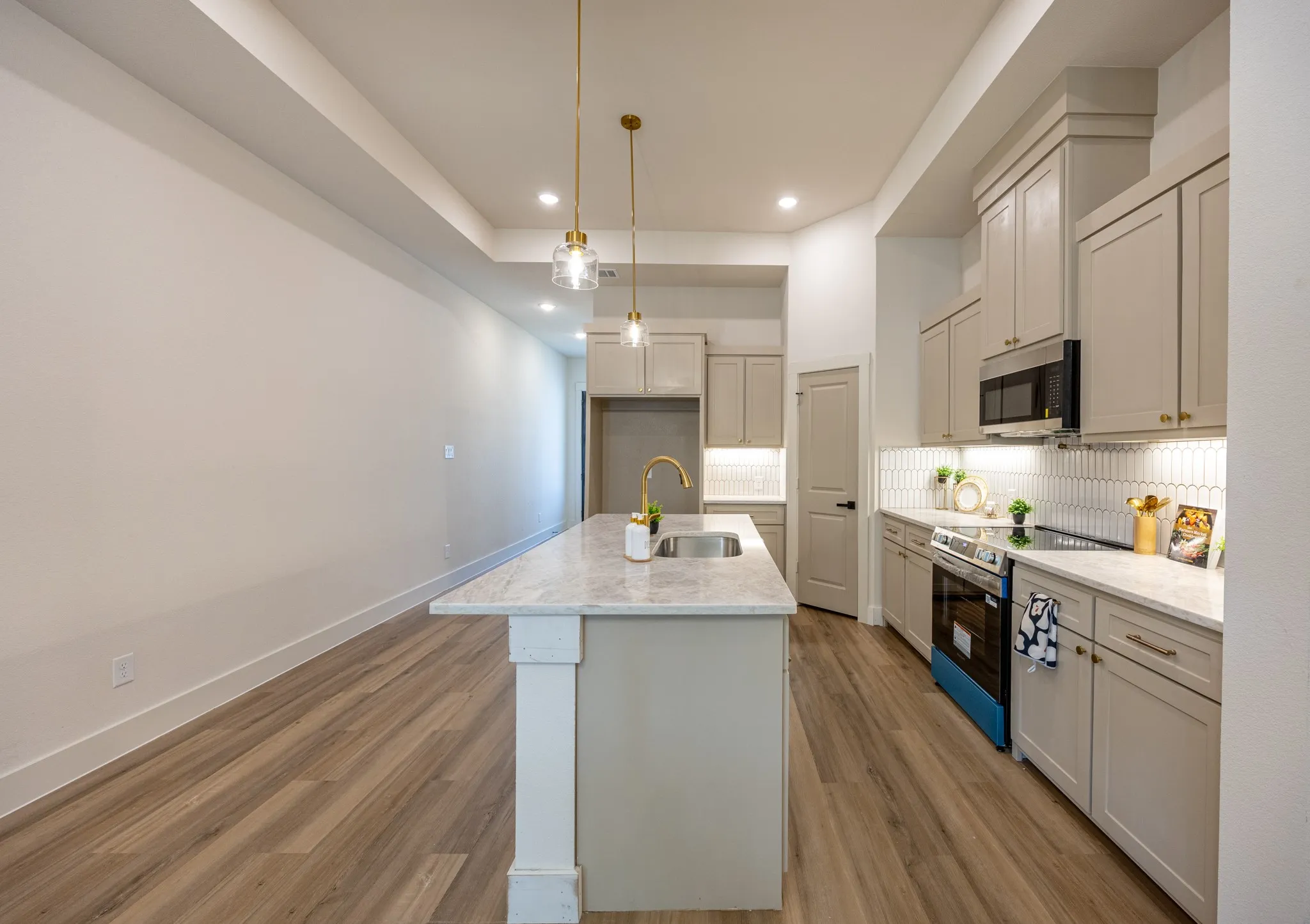 Single Family Residence For Sale in Tarrant County , 903 S Ayers Avenue, Fort Worth, Texas 76103, 4 Bedroom, 2 Bathroom, 2 Garage spaces, 1,690 Sqft, built in 2026, mls#21340499, Real Estate Agent in Fort Worth, Homes For Sale in Tarrant county, Homes For Sale in Fort Worth, Realtor in Fort Worth Texas, Real Estate Brokerage Independent Realty Texas, Luminita Cordes Realtor