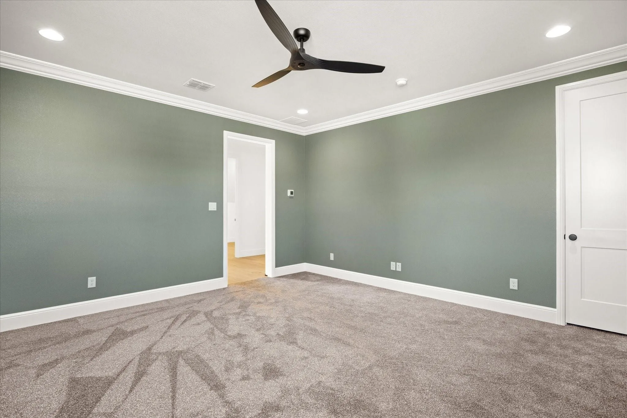 Single Family Residence For Rent in Hood County , 1001 Quarry Court, Granbury, Texas 76048, 4 Bedrooms, 3 Bathrooms, 3 Garage spaces, 3,036 Sqft, built in 2022, Price $3,800, mls#21335641, Real Estate Agent in Granbury, Homes For Rent in Hood county, Homes For Rent in Granbury, Realtor in Granbury Texas, Real Estate Brokerage Independent Realty Texas, Luminita Cordes Realtor