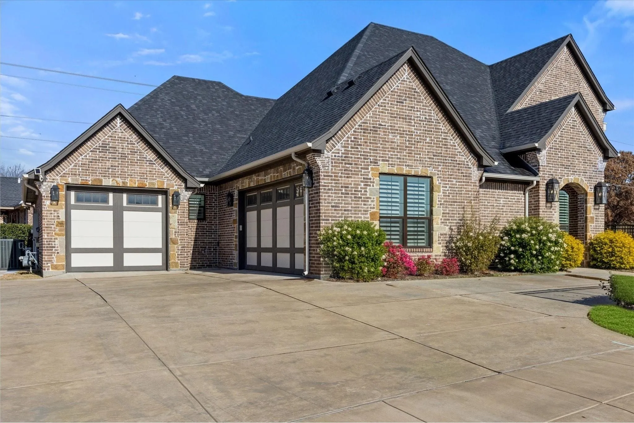 Single Family Residence For Rent in Hood County , 1001 Quarry Court, Granbury, Texas 76048, 4 Bedrooms, 3 Bathrooms, 3 Garage spaces, 3,036 Sqft, built in 2022, Price $3,800, mls#21335641, Real Estate Agent in Granbury, Homes For Rent in Hood county, Homes For Rent in Granbury, Realtor in Granbury Texas, Real Estate Brokerage Independent Realty Texas, Luminita Cordes Realtor