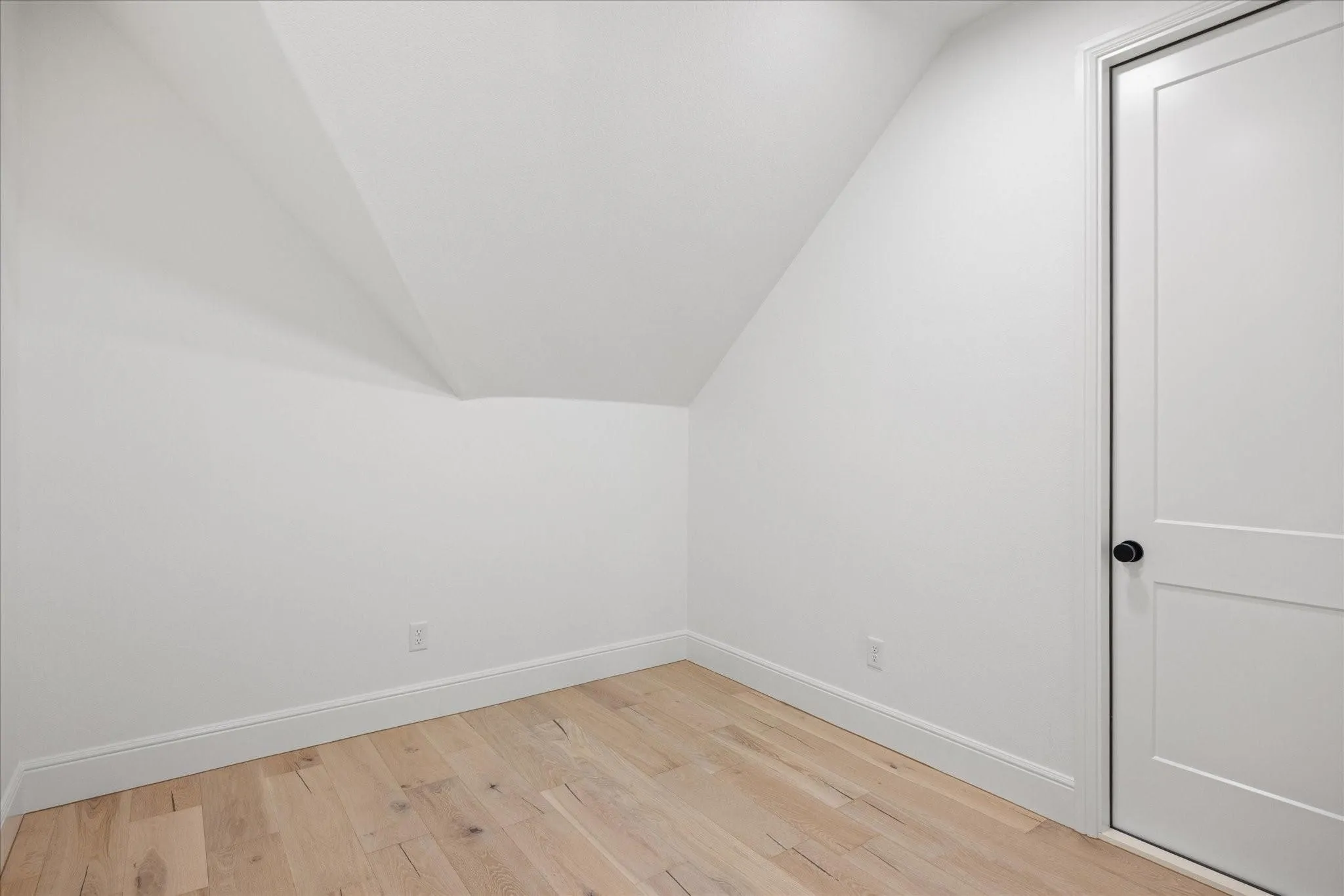 Single Family Residence For Rent in Hood County , 1001 Quarry Court, Granbury, Texas 76048, 4 Bedrooms, 3 Bathrooms, 3 Garage spaces, 3,036 Sqft, built in 2022, Price $3,800, mls#21335641, Real Estate Agent in Granbury, Homes For Rent in Hood county, Homes For Rent in Granbury, Realtor in Granbury Texas, Real Estate Brokerage Independent Realty Texas, Luminita Cordes Realtor