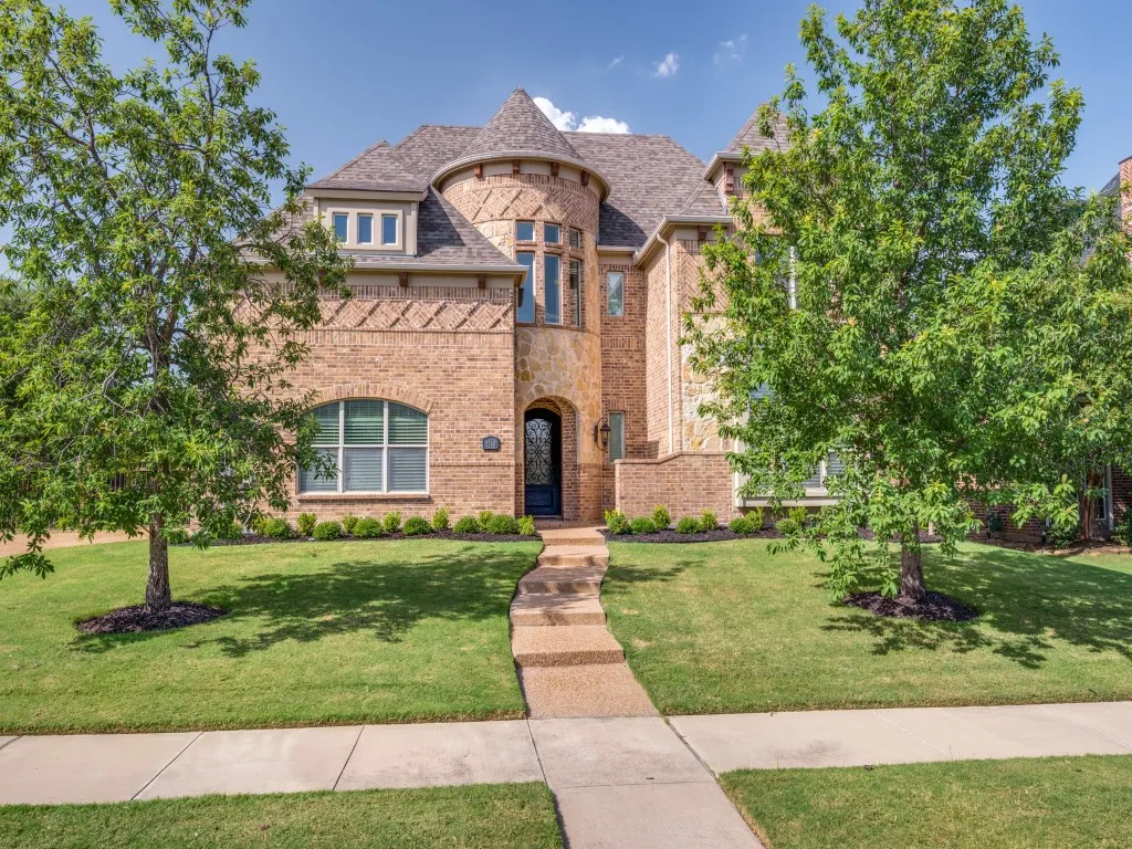 Single Family Residence For Sale in Denton County , 2350 Crest Pointe Place, Frisco, Texas 75034, 5 Bedroom, 4 Bathroom, 2 Garage spaces, 4,863 Sqft, built in 2014, mls#21329998, Real Estate Agent in Frisco, Homes For Sale in Denton county, Homes For Sale in Frisco, Realtor in Frisco Texas, Real Estate Brokerage Independent Realty Texas, Luminita Cordes Realtor