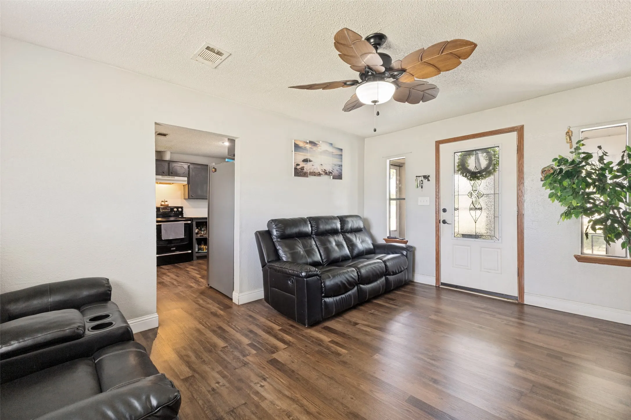 Single Family Residence For Sale in Kaufman County , 7400 County Road 131A, Terrell, Texas 75161, 4 Bedroom, 2 Bathroom, 2 Garage spaces, 1,604 Sqft, built in 1971, mls#21333457, Real Estate Agent in Terrell, Homes For Sale in Kaufman county, Homes For Sale in Terrell, Realtor in Terrell Texas, Real Estate Brokerage Independent Realty Texas, Luminita Cordes Realtor