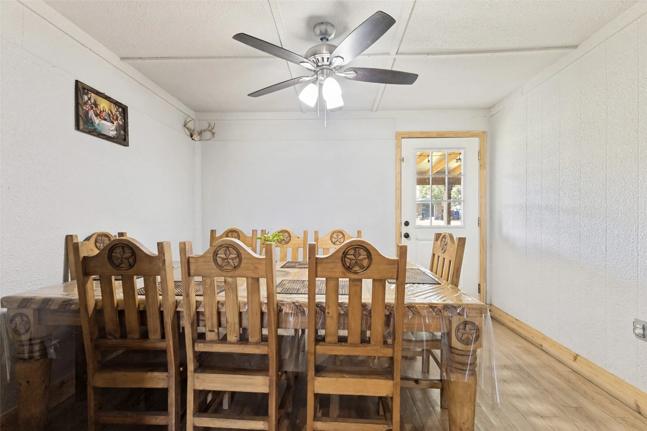 Single Family Residence For Sale in Kaufman County , 7400 County Road 131A, Terrell, Texas 75161, 4 Bedroom, 2 Bathroom, 2 Garage spaces, 1,604 Sqft, built in 1971, mls#21333457, Real Estate Agent in Terrell, Homes For Sale in Kaufman county, Homes For Sale in Terrell, Realtor in Terrell Texas, Real Estate Brokerage Independent Realty Texas, Luminita Cordes Realtor