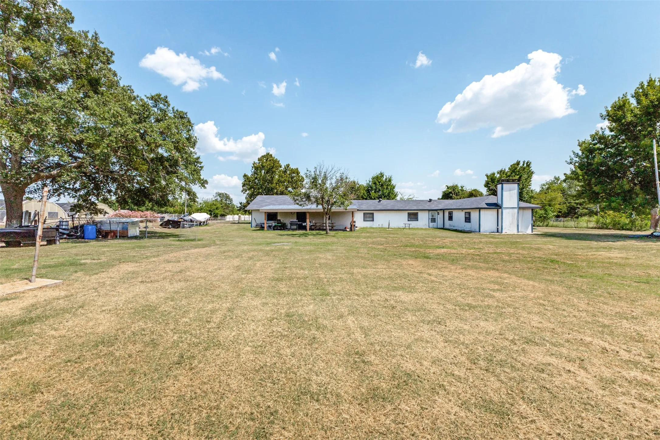 Single Family Residence For Sale in Kaufman County , 7400 County Road 131A, Terrell, Texas 75161, 4 Bedroom, 2 Bathroom, 2 Garage spaces, 1,604 Sqft, built in 1971, mls#21333457, Real Estate Agent in Terrell, Homes For Sale in Kaufman county, Homes For Sale in Terrell, Realtor in Terrell Texas, Real Estate Brokerage Independent Realty Texas, Luminita Cordes Realtor