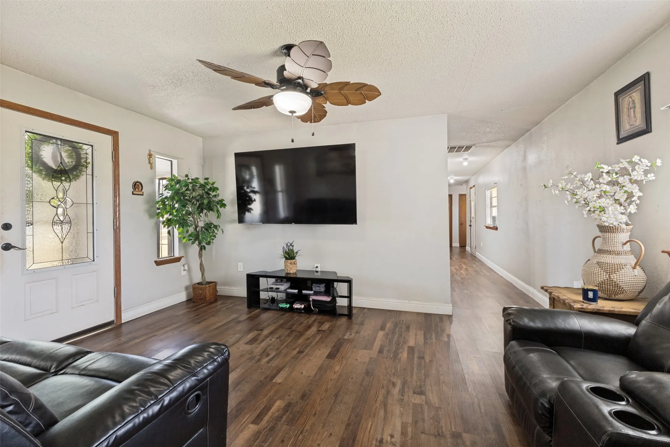 Single Family Residence For Sale in Kaufman County , 7400 County Road 131A, Terrell, Texas 75161, 4 Bedroom, 2 Bathroom, 2 Garage spaces, 1,604 Sqft, built in 1971, mls#21333457, Real Estate Agent in Terrell, Homes For Sale in Kaufman county, Homes For Sale in Terrell, Realtor in Terrell Texas, Real Estate Brokerage Independent Realty Texas, Luminita Cordes Realtor