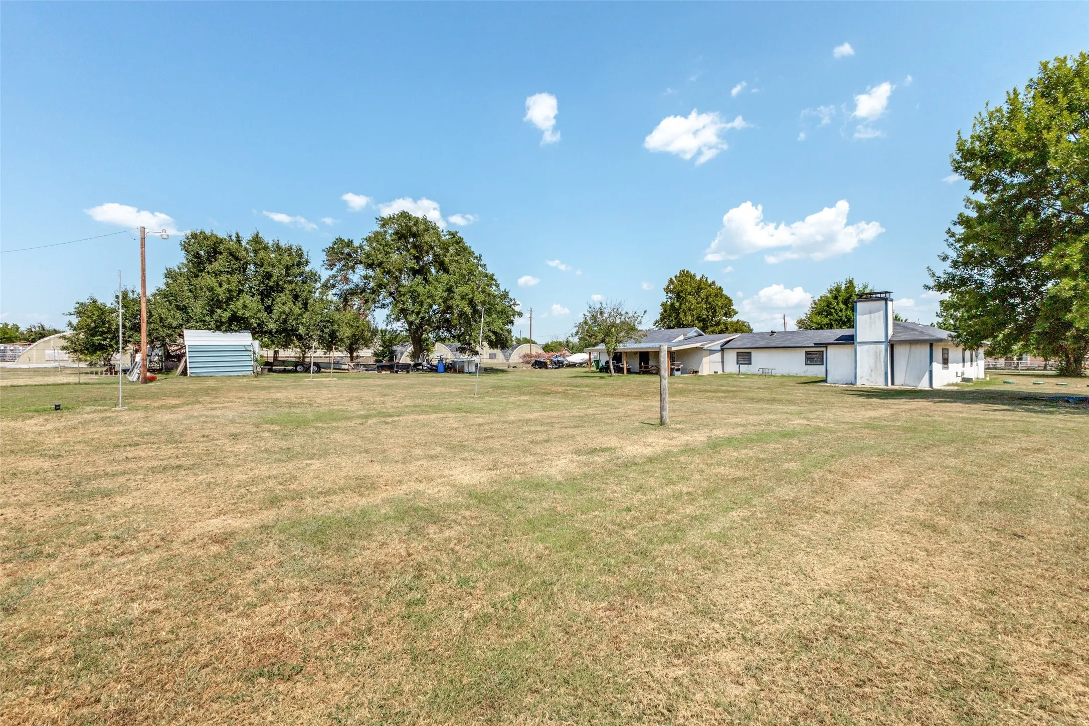 Single Family Residence For Sale in Kaufman County , 7400 County Road 131A, Terrell, Texas 75161, 4 Bedroom, 2 Bathroom, 2 Garage spaces, 1,604 Sqft, built in 1971, mls#21333457, Real Estate Agent in Terrell, Homes For Sale in Kaufman county, Homes For Sale in Terrell, Realtor in Terrell Texas, Real Estate Brokerage Independent Realty Texas, Luminita Cordes Realtor