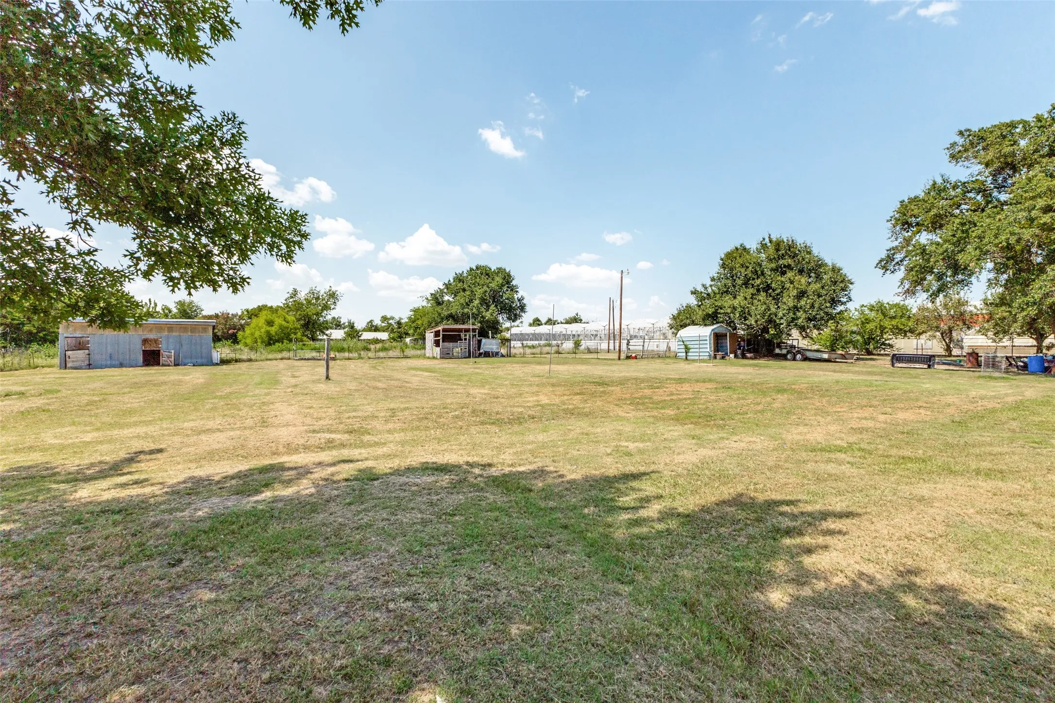 Single Family Residence For Sale in Kaufman County , 7400 County Road 131A, Terrell, Texas 75161, 4 Bedroom, 2 Bathroom, 2 Garage spaces, 1,604 Sqft, built in 1971, mls#21333457, Real Estate Agent in Terrell, Homes For Sale in Kaufman county, Homes For Sale in Terrell, Realtor in Terrell Texas, Real Estate Brokerage Independent Realty Texas, Luminita Cordes Realtor
