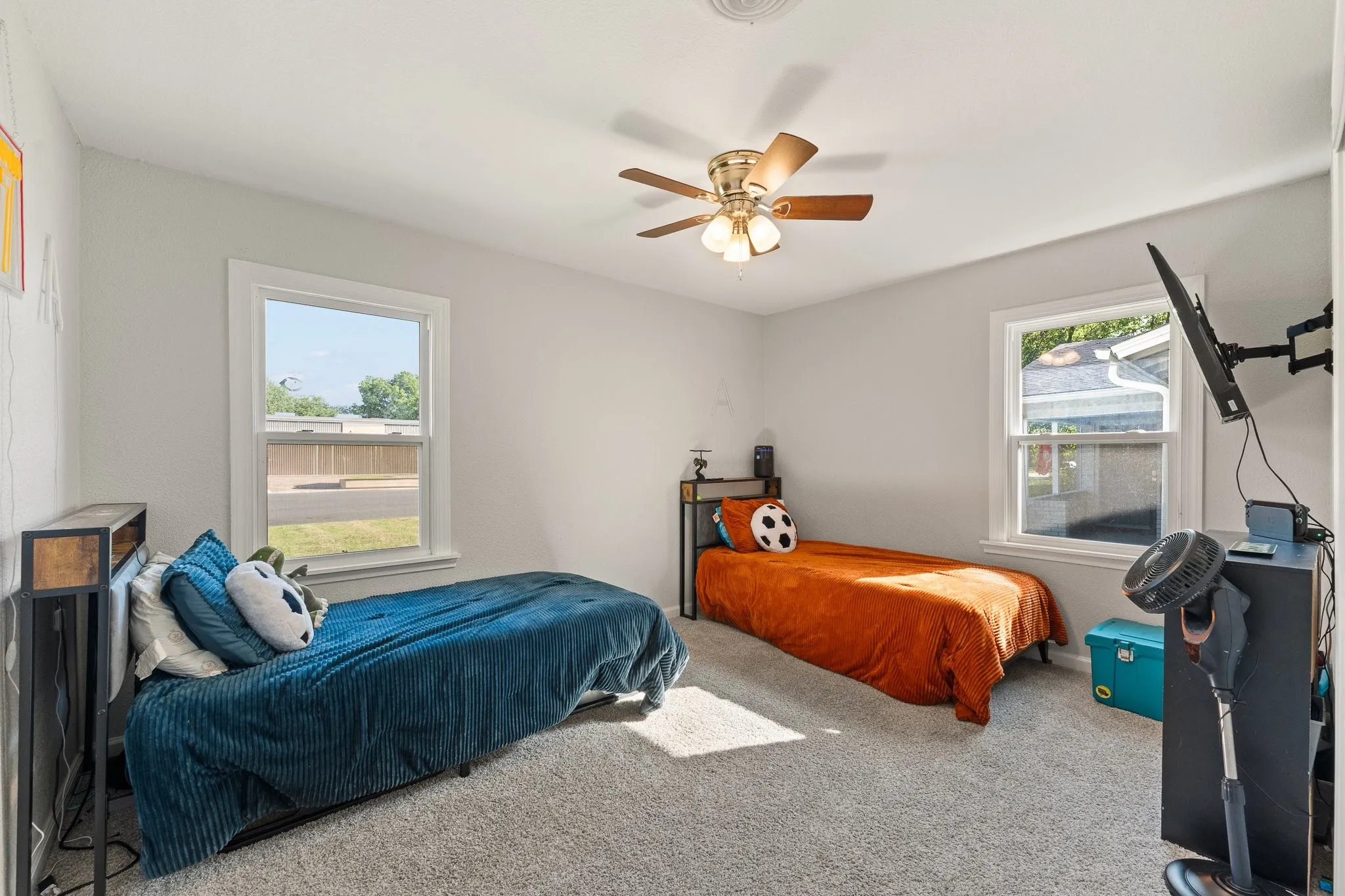 Single Family Residence For Sale in Johnson County , 809 Phillips Street, Cleburne, Texas 76033, 3 Bedroom, 1 Bathroom, Garage spaces, 1,188 Sqft, built in 1960, mls#21340421, Real Estate Agent in Cleburne, Homes For Sale in Johnson county, Homes For Sale in Cleburne, Realtor in Cleburne Texas, Real Estate Brokerage Independent Realty Texas, Luminita Cordes Realtor