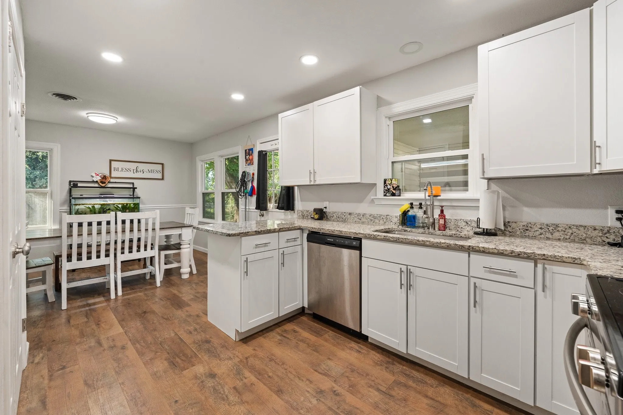 Single Family Residence For Sale in Johnson County , 809 Phillips Street, Cleburne, Texas 76033, 3 Bedroom, 1 Bathroom, Garage spaces, 1,188 Sqft, built in 1960, mls#21340421, Real Estate Agent in Cleburne, Homes For Sale in Johnson county, Homes For Sale in Cleburne, Realtor in Cleburne Texas, Real Estate Brokerage Independent Realty Texas, Luminita Cordes Realtor