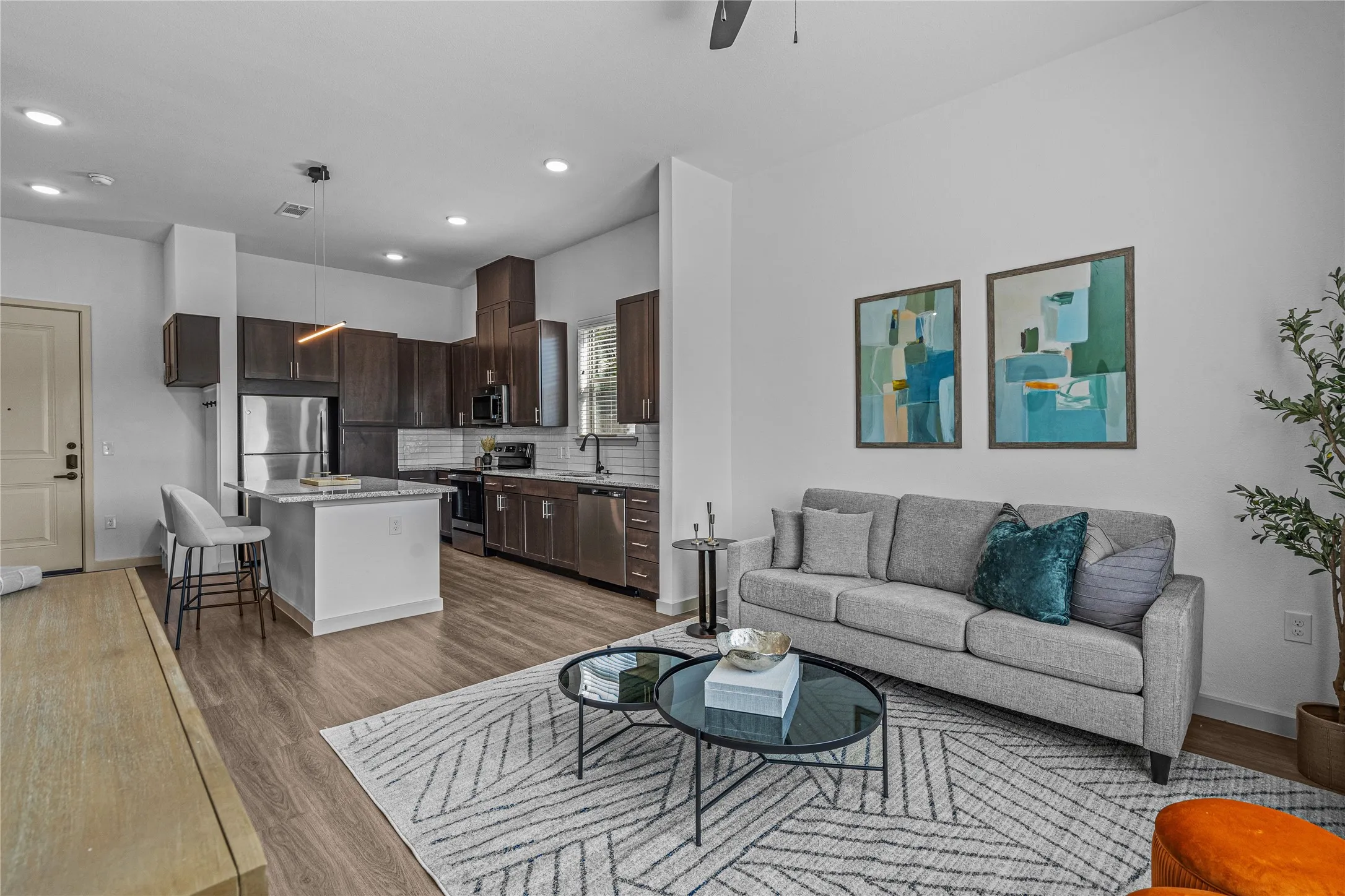 Apartment For Rent in Dallas County , 7455 W Camp Wisdom Road 3312, Dallas, Texas 75236, 1 Bedroom, 1 Bathroom, Garage spaces, 640 Sqft, built in 2022, mls#21340566, Real Estate Agent in Dallas, Homes For Rent in Dallas county, Homes For Rent in Dallas, Realtor in Dallas Texas, Real Estate Brokerage Independent Realty Texas, Luminita Cordes Realtor