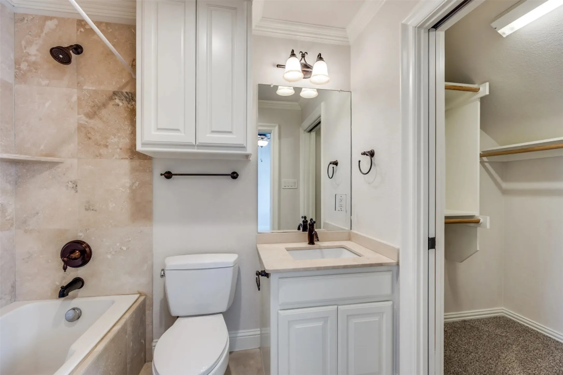 Townhouse For Rent in Dallas County , 4150 Druid Lane TH, University Park, Texas 75205, 3 Bedroom, 4 Bathroom, 2 Garage spaces, 2,095 Sqft, built in 2007, mls#21340569, Real Estate Agent in University Park, Homes For Rent in Dallas county, Homes For Rent in University Park, Realtor in University Park Texas, Real Estate Brokerage Independent Realty Texas, Luminita Cordes Realtor