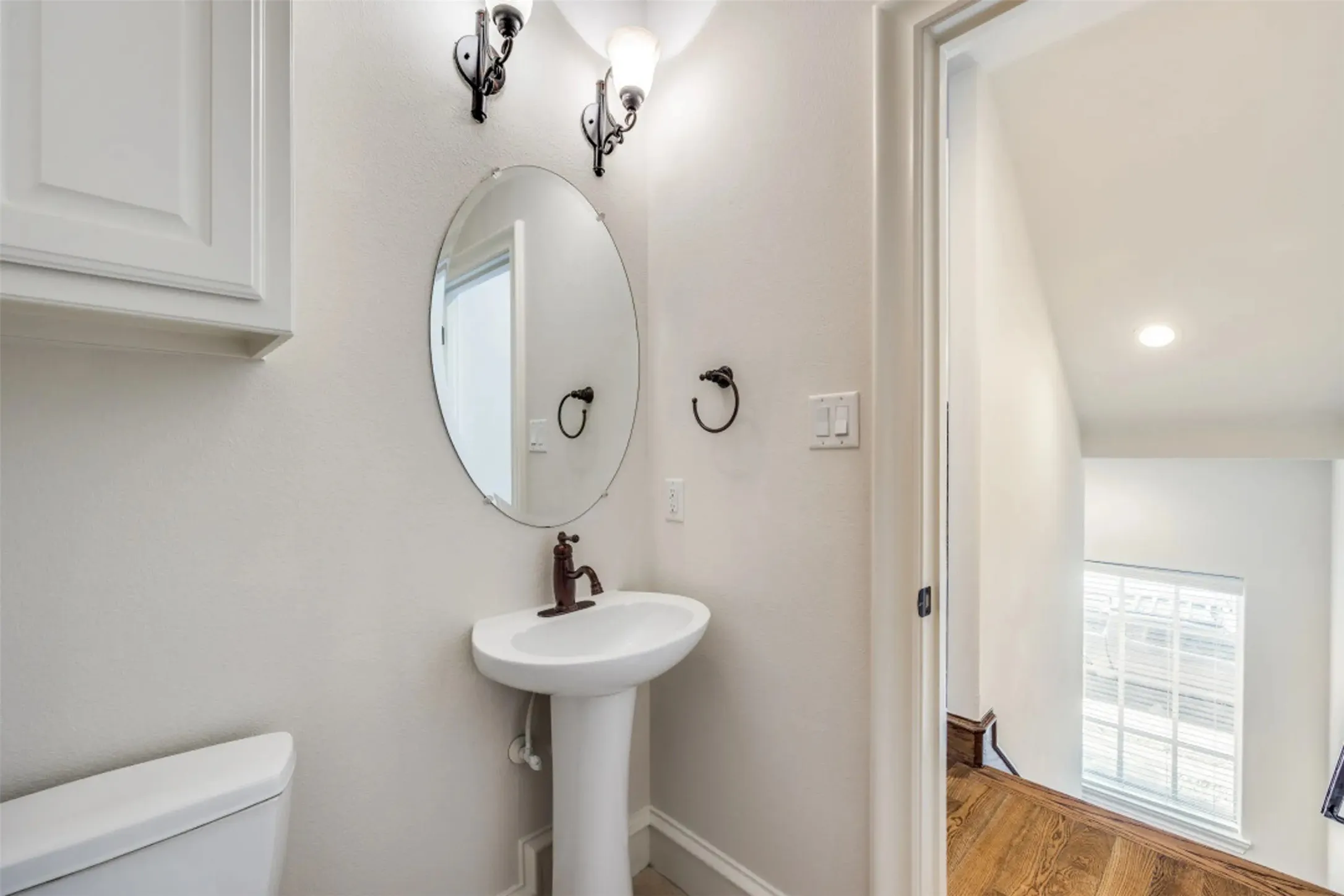 Townhouse For Rent in Dallas County , 4150 Druid Lane TH, University Park, Texas 75205, 3 Bedroom, 4 Bathroom, 2 Garage spaces, 2,095 Sqft, built in 2007, mls#21340569, Real Estate Agent in University Park, Homes For Rent in Dallas county, Homes For Rent in University Park, Realtor in University Park Texas, Real Estate Brokerage Independent Realty Texas, Luminita Cordes Realtor