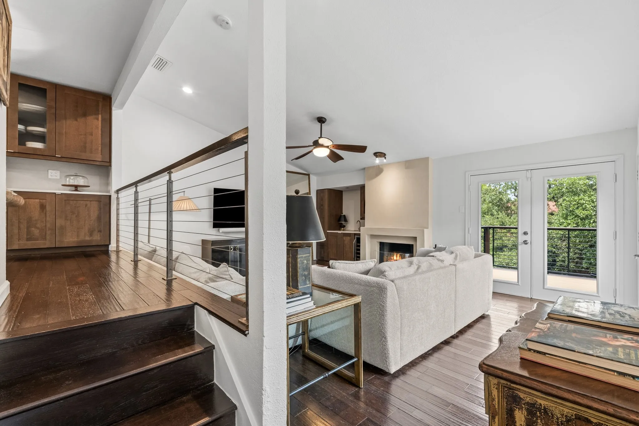 Single Family Residence For Rent in Dallas County , 6124 Summer Creek Circle, Dallas, Texas 75231, 2 Bedroom, 2 Bathroom, 1 Garage spaces, 1,440 Sqft, built in 1980, mls#21340518, Real Estate Agent in Dallas, Homes For Rent in Dallas county, Homes For Rent in Dallas, Realtor in Dallas Texas, Real Estate Brokerage Independent Realty Texas, Luminita Cordes Realtor