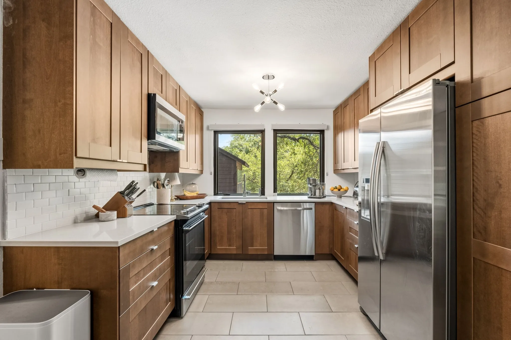 Single Family Residence For Rent in Dallas County , 6124 Summer Creek Circle, Dallas, Texas 75231, 2 Bedroom, 2 Bathroom, 1 Garage spaces, 1,440 Sqft, built in 1980, mls#21340518, Real Estate Agent in Dallas, Homes For Rent in Dallas county, Homes For Rent in Dallas, Realtor in Dallas Texas, Real Estate Brokerage Independent Realty Texas, Luminita Cordes Realtor