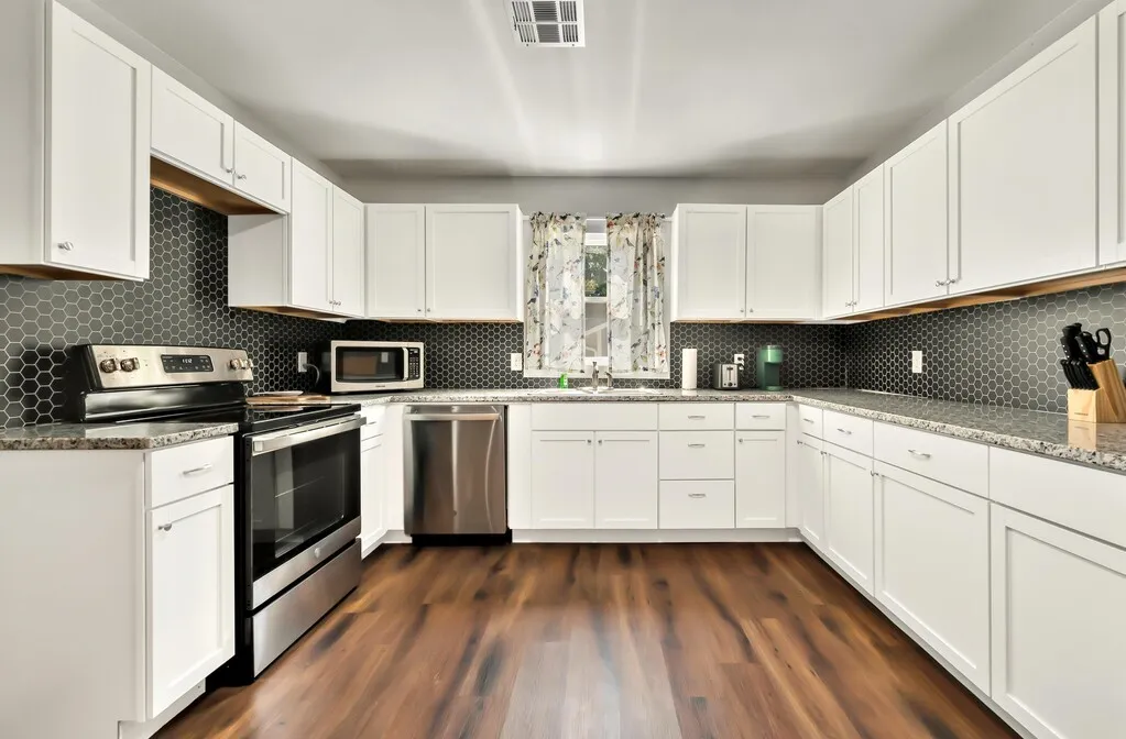 Modern kitchen