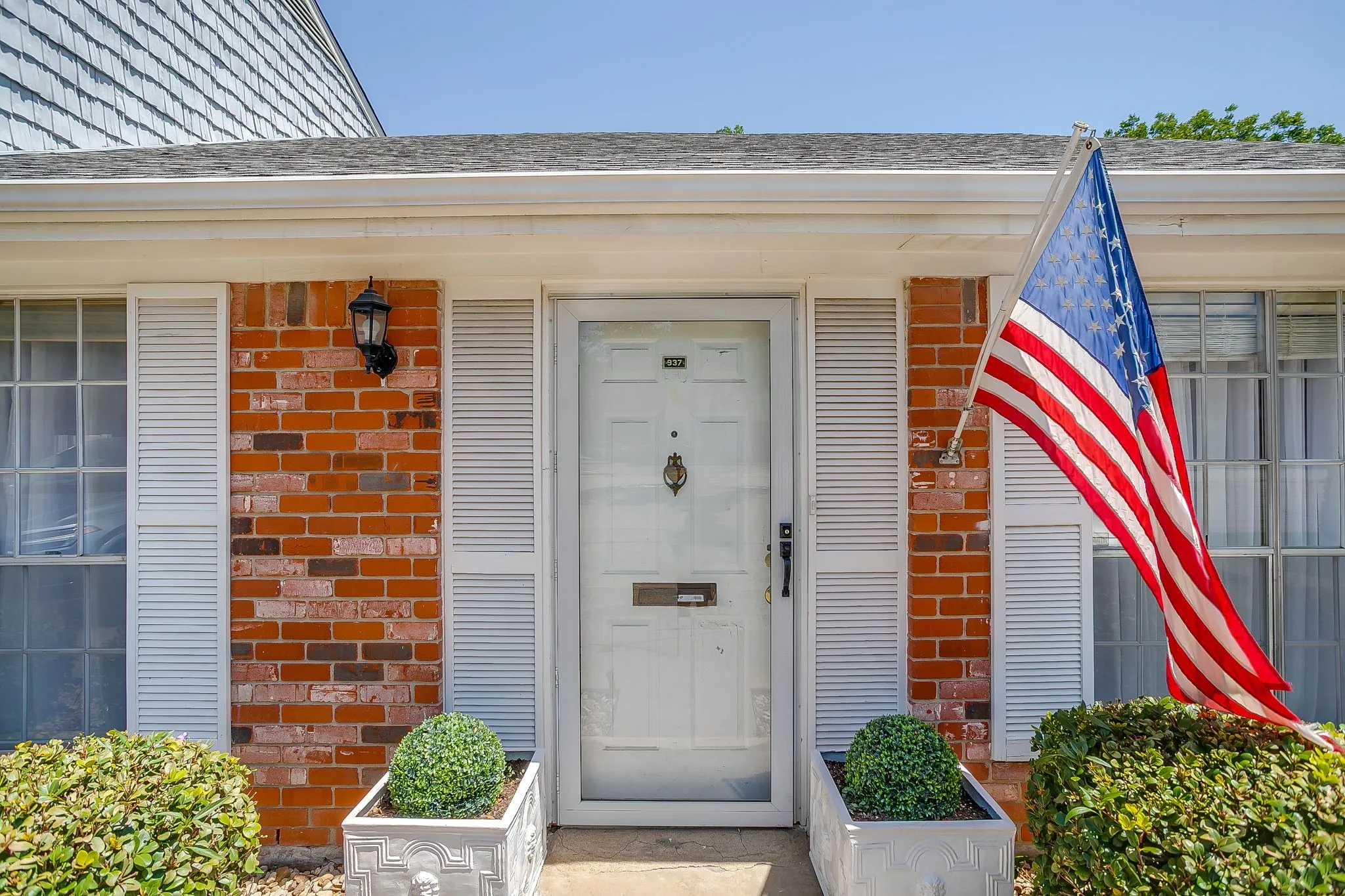 Condominium For Sale in Tarrant County , 937 Roaring Springs Road, Fort Worth, Texas 76114, 2 Bedroom, 2 Bathroom, Garage spaces, 1,042 Sqft, built in 1970, mls#21338527, Real Estate Agent in Fort Worth, Homes For Sale in Tarrant county, Homes For Sale in Fort Worth, Realtor in Fort Worth Texas, Real Estate Brokerage Independent Realty Texas, Luminita Cordes Realtor