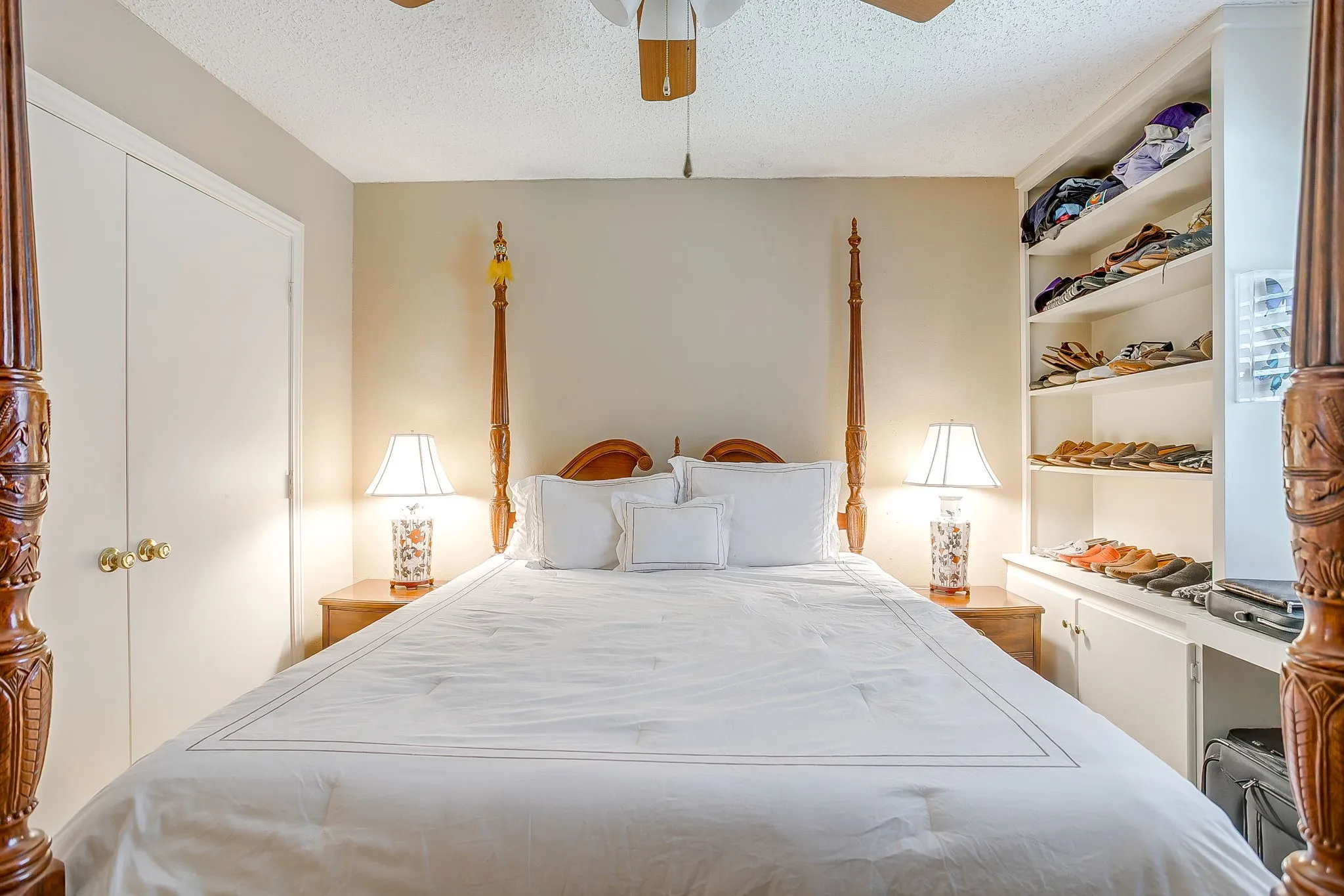 Condominium For Sale in Tarrant County , 937 Roaring Springs Road, Fort Worth, Texas 76114, 2 Bedroom, 2 Bathroom, Garage spaces, 1,042 Sqft, built in 1970, mls#21338527, Real Estate Agent in Fort Worth, Homes For Sale in Tarrant county, Homes For Sale in Fort Worth, Realtor in Fort Worth Texas, Real Estate Brokerage Independent Realty Texas, Luminita Cordes Realtor