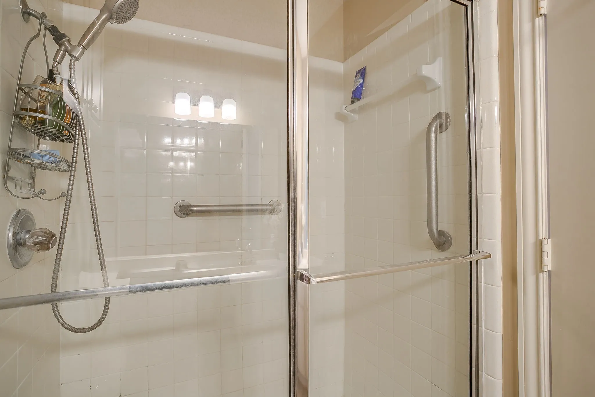 Condominium For Sale in Tarrant County , 937 Roaring Springs Road, Fort Worth, Texas 76114, 2 Bedroom, 2 Bathroom, Garage spaces, 1,042 Sqft, built in 1970, mls#21338527, Real Estate Agent in Fort Worth, Homes For Sale in Tarrant county, Homes For Sale in Fort Worth, Realtor in Fort Worth Texas, Real Estate Brokerage Independent Realty Texas, Luminita Cordes Realtor