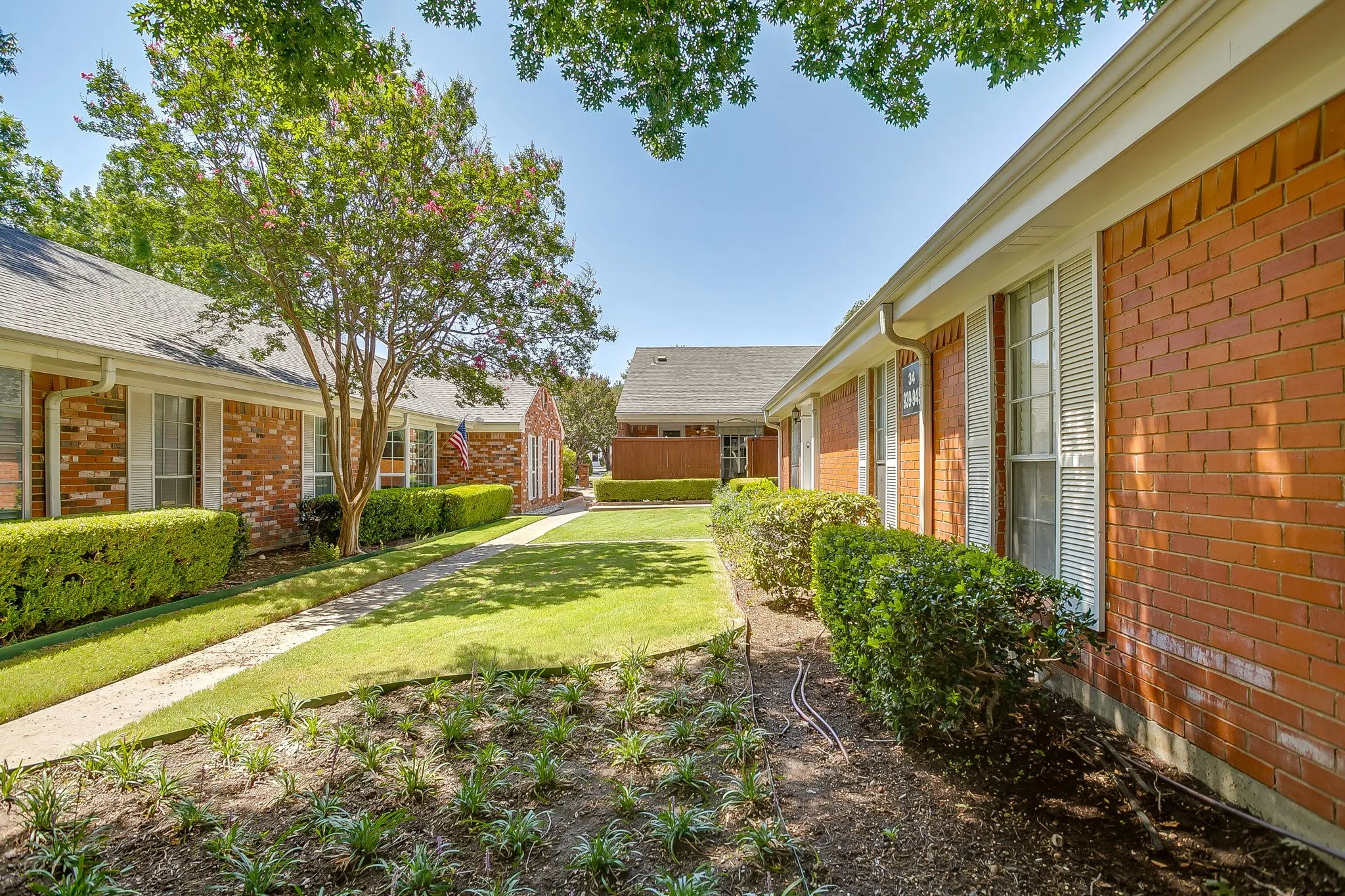 Condominium For Sale in Tarrant County , 937 Roaring Springs Road, Fort Worth, Texas 76114, 2 Bedroom, 2 Bathroom, Garage spaces, 1,042 Sqft, built in 1970, mls#21338527, Real Estate Agent in Fort Worth, Homes For Sale in Tarrant county, Homes For Sale in Fort Worth, Realtor in Fort Worth Texas, Real Estate Brokerage Independent Realty Texas, Luminita Cordes Realtor
