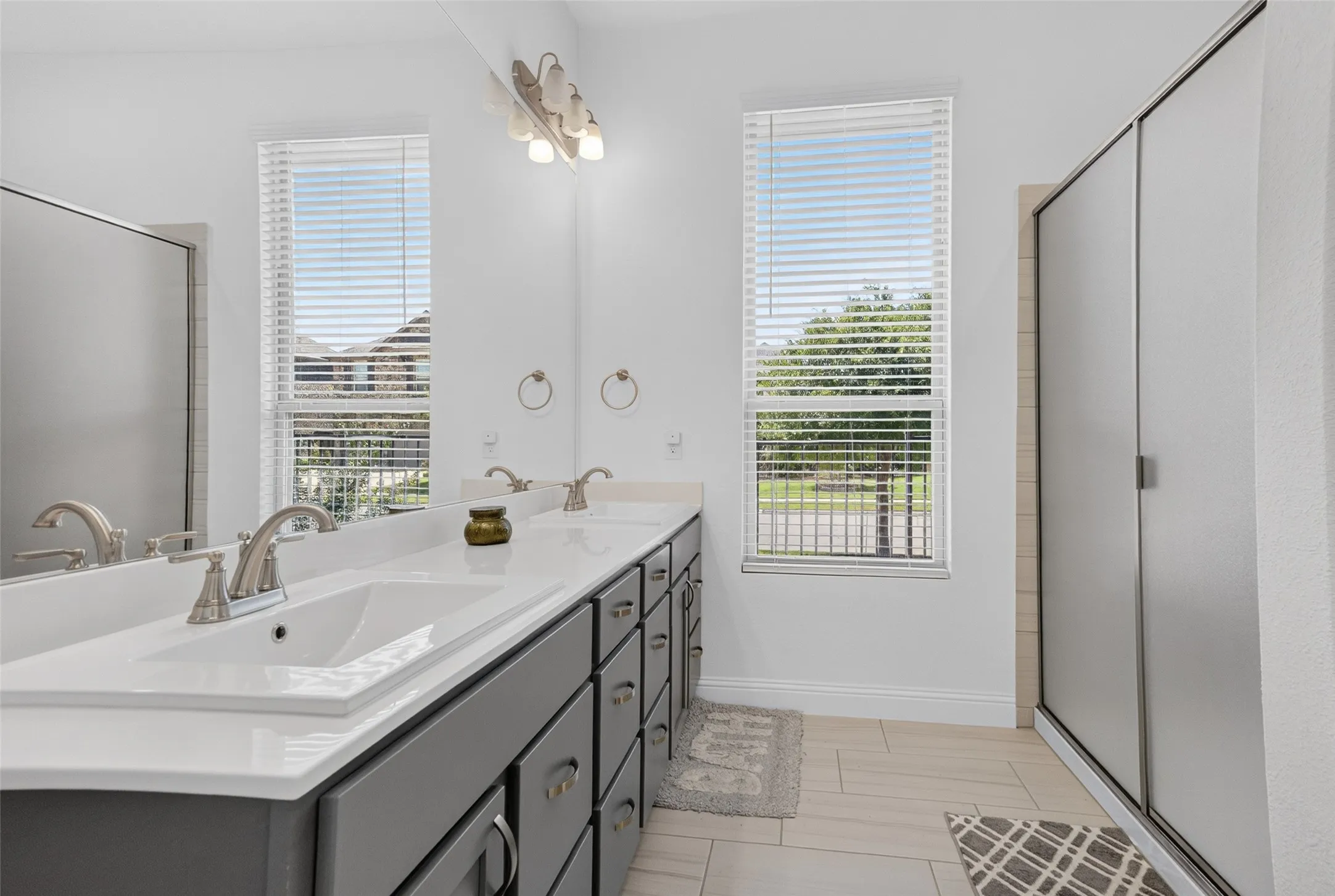 Single Family Residence For Sale in Tarrant County , 7223 Fallen Crest Lane, Arlington, Texas 76001, 3 Bedroom, 3 Bathroom, 2 Garage spaces, 2,268 Sqft, built in 2020, mls#21339514, Real Estate Agent in Arlington, Homes For Sale in Tarrant county, Homes For Sale in Arlington, Realtor in Arlington Texas, Real Estate Brokerage Independent Realty Texas, Luminita Cordes Realtor