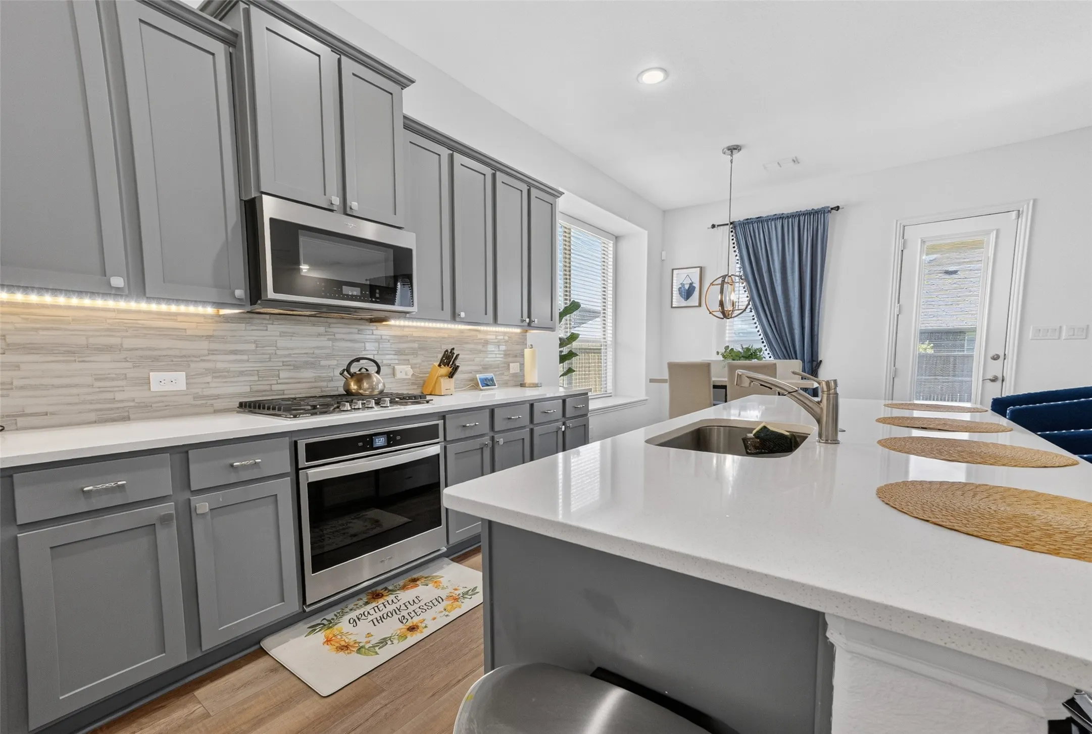 Single Family Residence For Sale in Tarrant County , 7223 Fallen Crest Lane, Arlington, Texas 76001, 3 Bedroom, 3 Bathroom, 2 Garage spaces, 2,268 Sqft, built in 2020, mls#21339514, Real Estate Agent in Arlington, Homes For Sale in Tarrant county, Homes For Sale in Arlington, Realtor in Arlington Texas, Real Estate Brokerage Independent Realty Texas, Luminita Cordes Realtor
