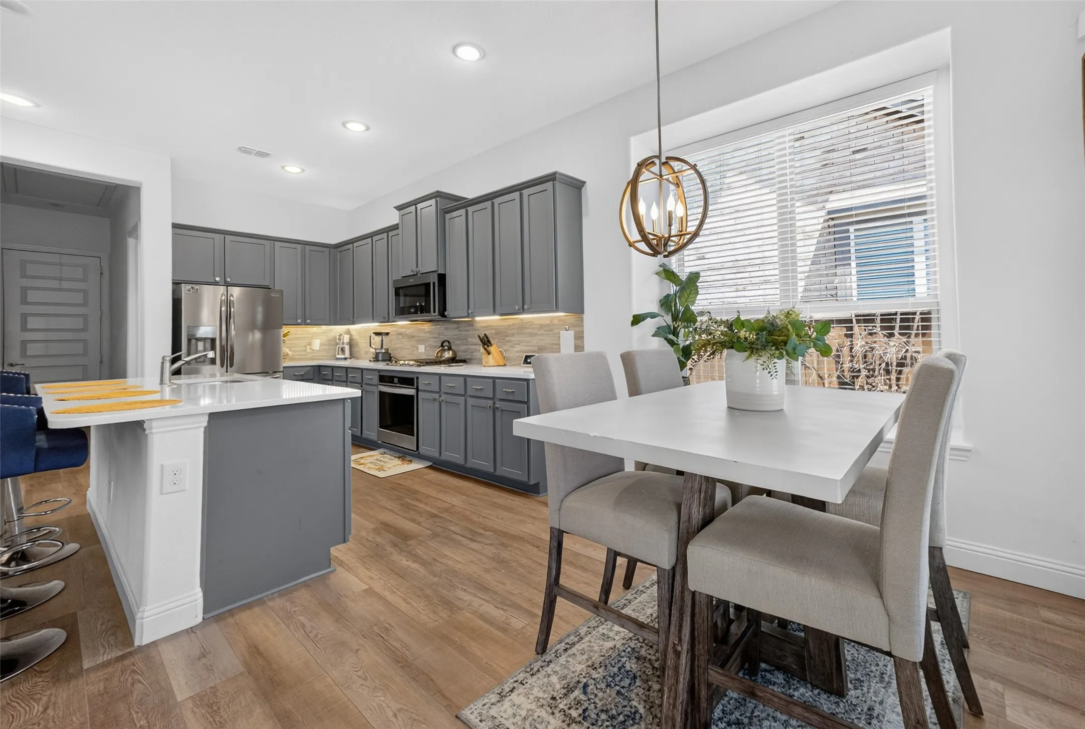 Single Family Residence For Sale in Tarrant County , 7223 Fallen Crest Lane, Arlington, Texas 76001, 3 Bedroom, 3 Bathroom, 2 Garage spaces, 2,268 Sqft, built in 2020, mls#21339514, Real Estate Agent in Arlington, Homes For Sale in Tarrant county, Homes For Sale in Arlington, Realtor in Arlington Texas, Real Estate Brokerage Independent Realty Texas, Luminita Cordes Realtor
