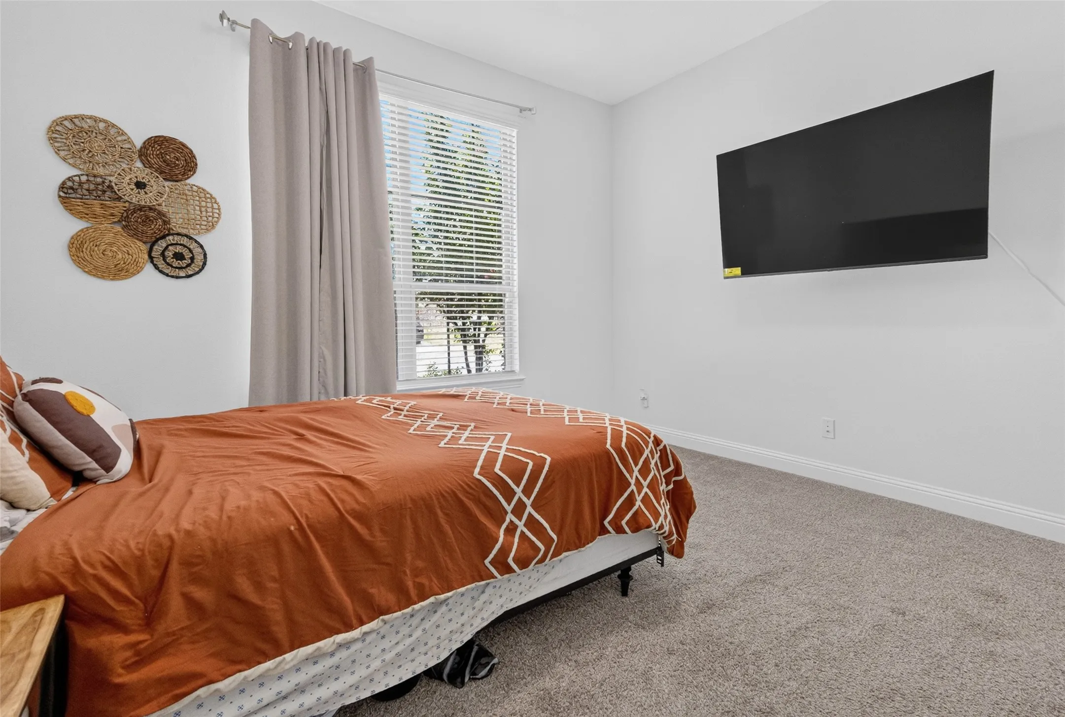 Single Family Residence For Sale in Tarrant County , 7223 Fallen Crest Lane, Arlington, Texas 76001, 3 Bedroom, 3 Bathroom, 2 Garage spaces, 2,268 Sqft, built in 2020, mls#21339514, Real Estate Agent in Arlington, Homes For Sale in Tarrant county, Homes For Sale in Arlington, Realtor in Arlington Texas, Real Estate Brokerage Independent Realty Texas, Luminita Cordes Realtor