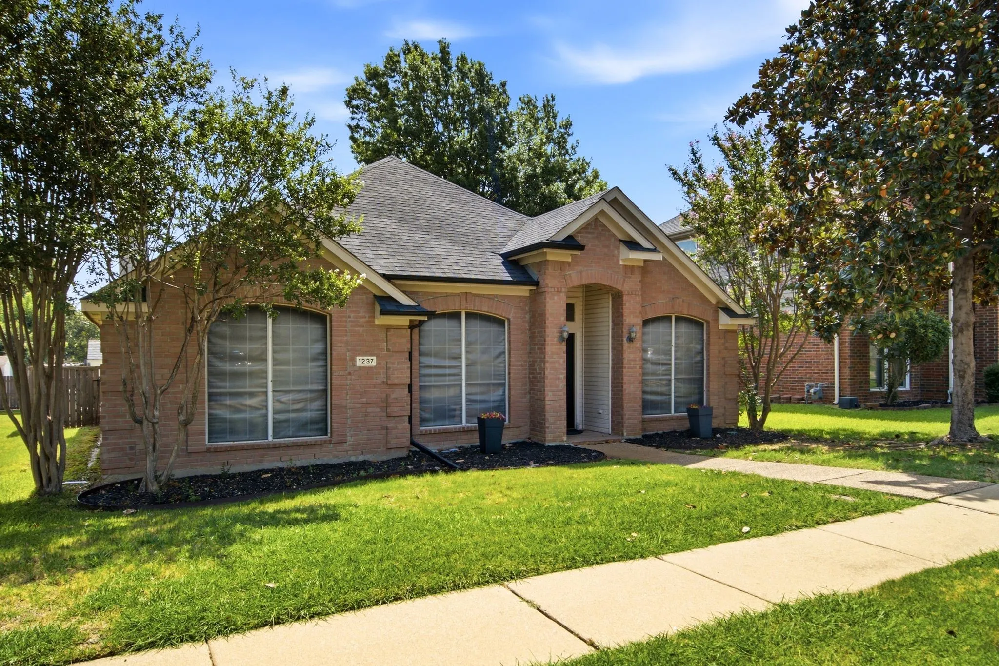 Single Family Residence For Rent in Denton County , 1237 Christopher Lane, Lewisville, Texas 75077, 3 Bedroom, 2 Bathroom, Garage spaces, 1,843 Sqft, built in 1996, mls#21338601, Real Estate Agent in Lewisville, Homes For Rent in Denton county, Homes For Rent in Lewisville, Realtor in Lewisville Texas, Real Estate Brokerage Independent Realty Texas, Luminita Cordes Realtor
