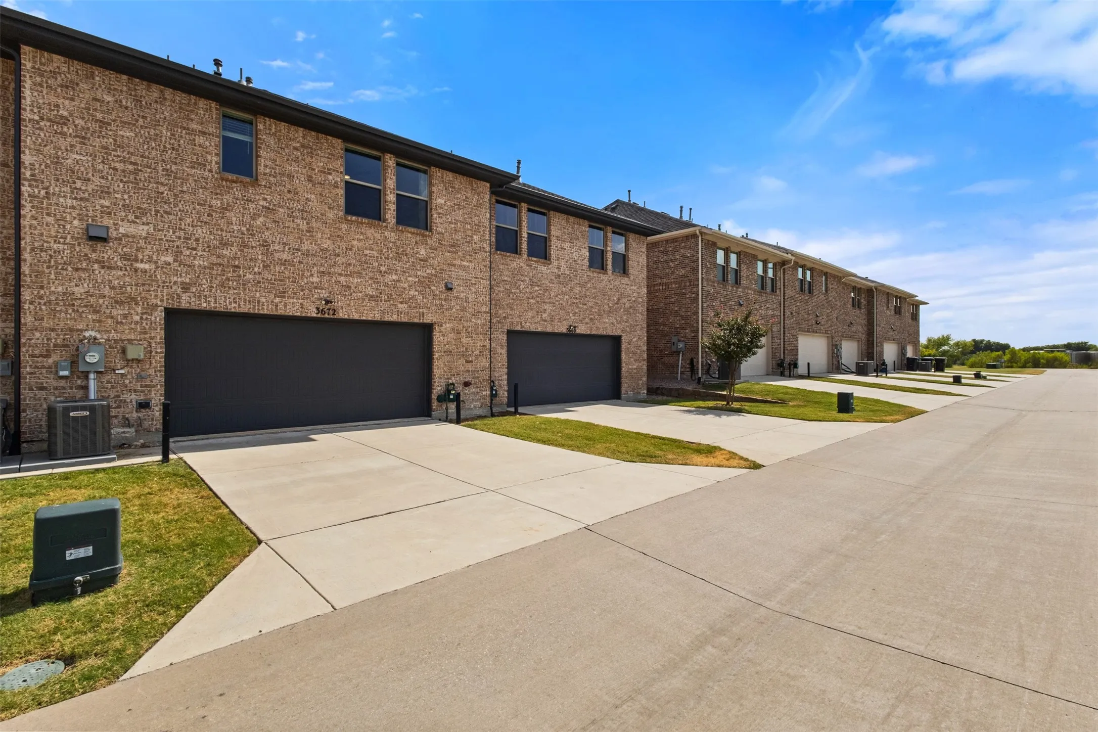 Townhouse For Sale in Denton County , 3672 Dutchess Drive, Frisco, Texas 75034, 2 Bedroom, 3 Bathroom, 2 Garage spaces, 1,842 Sqft, built in 2020, Price $455,000, mls#21340207, Real Estate Agent in Frisco, Homes For Sale in Denton county, Homes For Sale in Frisco, Realtor in Frisco Texas, Real Estate Brokerage Independent Realty Texas, Luminita Cordes Realtor