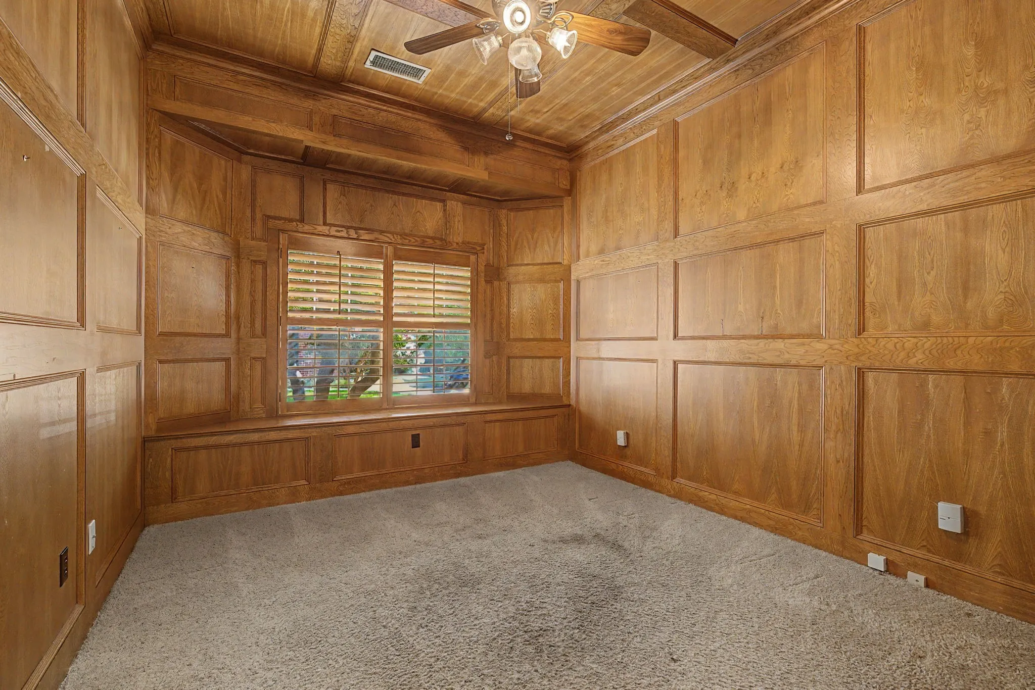 Single Family Residence For Sale in Collin County , 1807 Lakeshore Court, Mc Kinney, Texas 75072, 3 Bedroom, 3 Bathroom, 2 Garage spaces, 2,611 Sqft, built in 1985, mls#21337624, Real Estate Agent in Mc Kinney, Homes For Sale in Collin county, Homes For Sale in Mc Kinney, Realtor in Mc Kinney Texas, Real Estate Brokerage Independent Realty Texas, Luminita Cordes Realtor