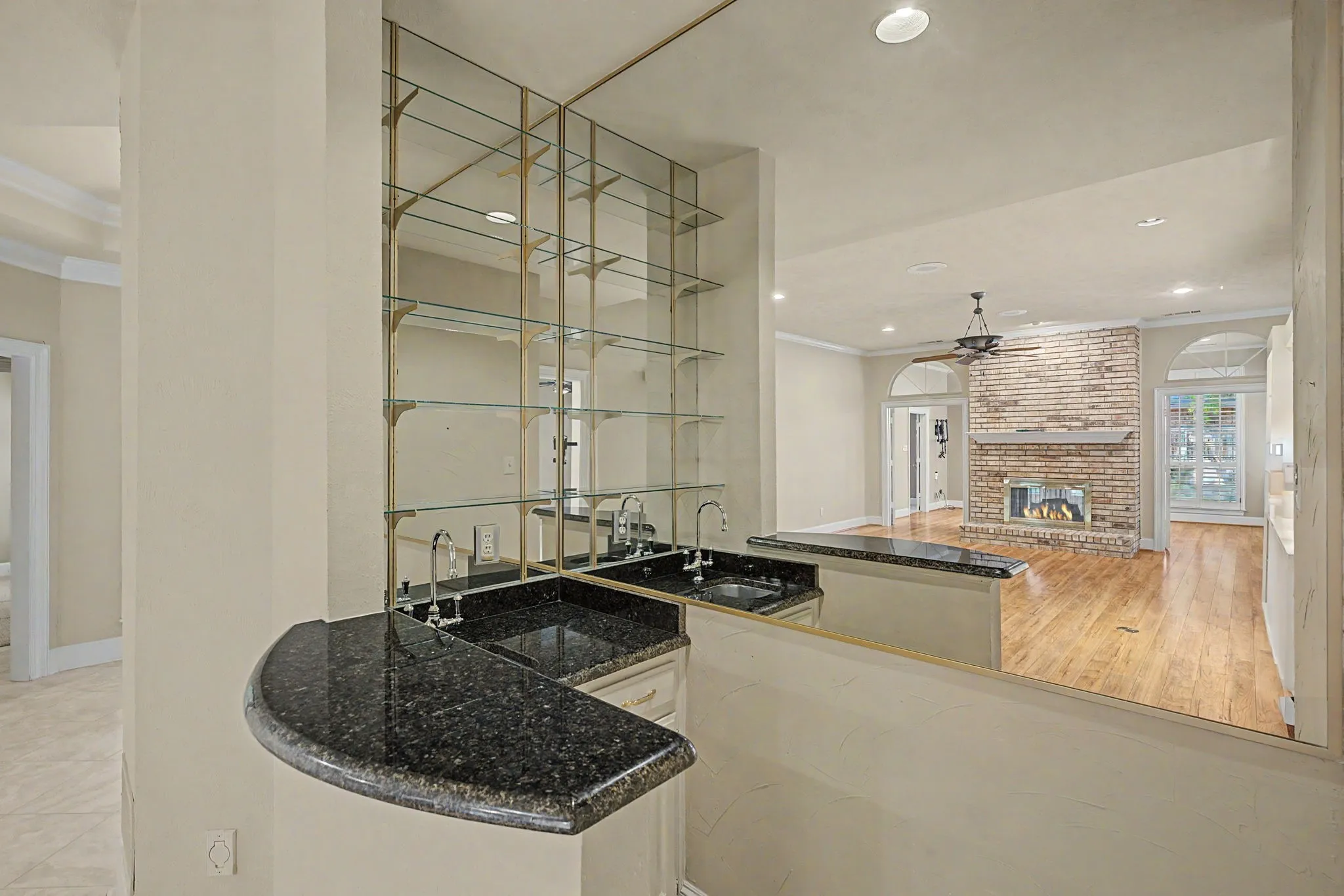 Single Family Residence For Sale in Collin County , 1807 Lakeshore Court, Mc Kinney, Texas 75072, 3 Bedroom, 3 Bathroom, 2 Garage spaces, 2,611 Sqft, built in 1985, mls#21337624, Real Estate Agent in Mc Kinney, Homes For Sale in Collin county, Homes For Sale in Mc Kinney, Realtor in Mc Kinney Texas, Real Estate Brokerage Independent Realty Texas, Luminita Cordes Realtor