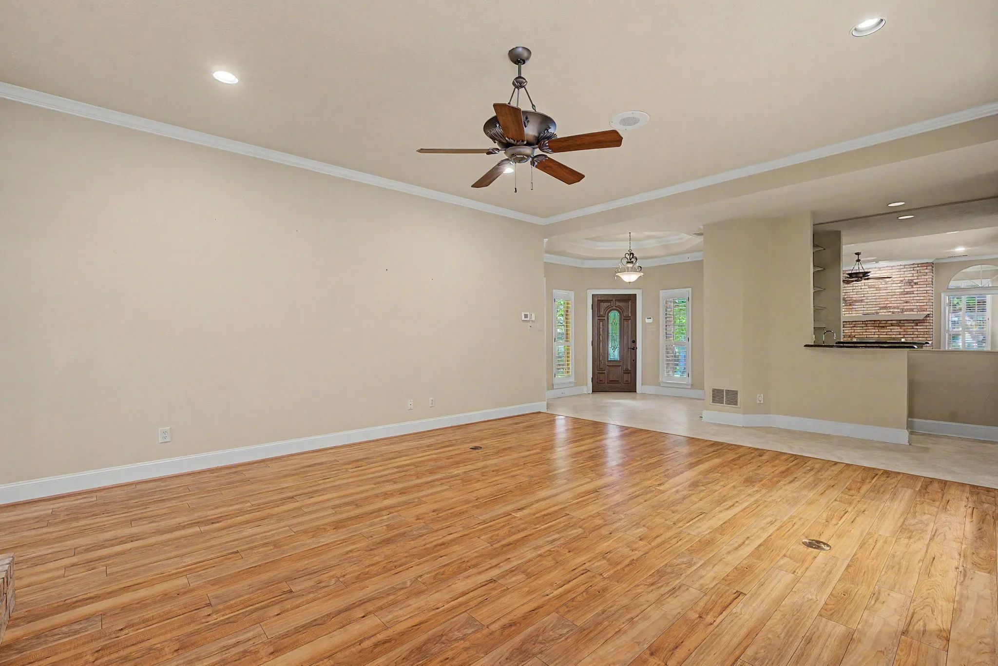 Single Family Residence For Sale in Collin County , 1807 Lakeshore Court, Mc Kinney, Texas 75072, 3 Bedroom, 3 Bathroom, 2 Garage spaces, 2,611 Sqft, built in 1985, mls#21337624, Real Estate Agent in Mc Kinney, Homes For Sale in Collin county, Homes For Sale in Mc Kinney, Realtor in Mc Kinney Texas, Real Estate Brokerage Independent Realty Texas, Luminita Cordes Realtor