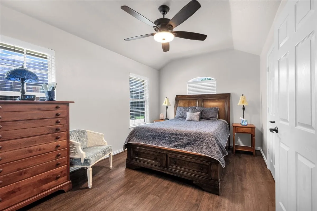Single Family Residence For Sale in Hood County , 1013 Teresa Court, Granbury, Texas 76048, 2 Bedroom, 2 Bathroom, 2 Garage spaces, 1,519 Sqft, built in 2003, mls#21340502, Real Estate Agent in Granbury, Homes For Sale in Hood county, Homes For Sale in Granbury, Realtor in Granbury Texas, Real Estate Brokerage Independent Realty Texas, Luminita Cordes Realtor