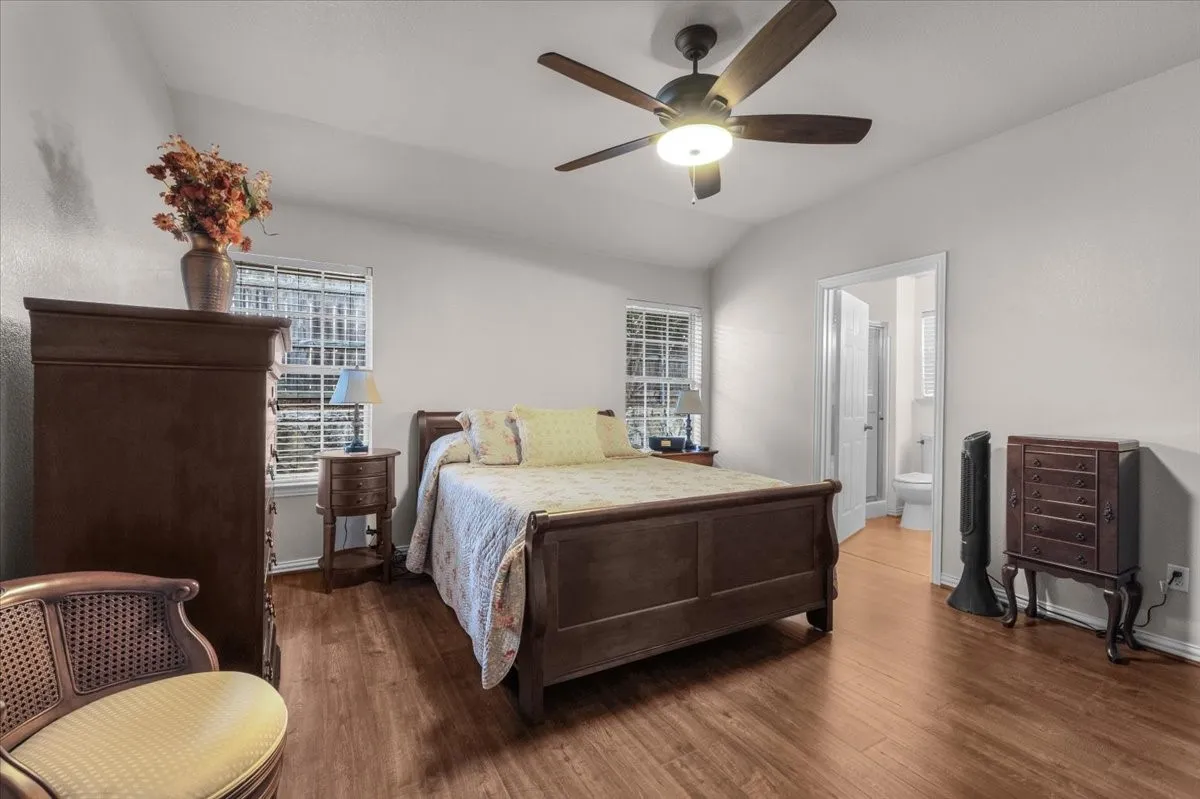 Single Family Residence For Sale in Hood County , 1013 Teresa Court, Granbury, Texas 76048, 2 Bedroom, 2 Bathroom, 2 Garage spaces, 1,519 Sqft, built in 2003, mls#21340502, Real Estate Agent in Granbury, Homes For Sale in Hood county, Homes For Sale in Granbury, Realtor in Granbury Texas, Real Estate Brokerage Independent Realty Texas, Luminita Cordes Realtor