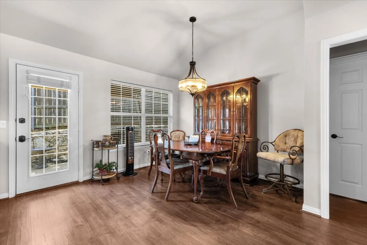 Single Family Residence For Sale in Hood County , 1013 Teresa Court, Granbury, Texas 76048, 2 Bedroom, 2 Bathroom, 2 Garage spaces, 1,519 Sqft, built in 2003, mls#21340502, Real Estate Agent in Granbury, Homes For Sale in Hood county, Homes For Sale in Granbury, Realtor in Granbury Texas, Real Estate Brokerage Independent Realty Texas, Luminita Cordes Realtor
