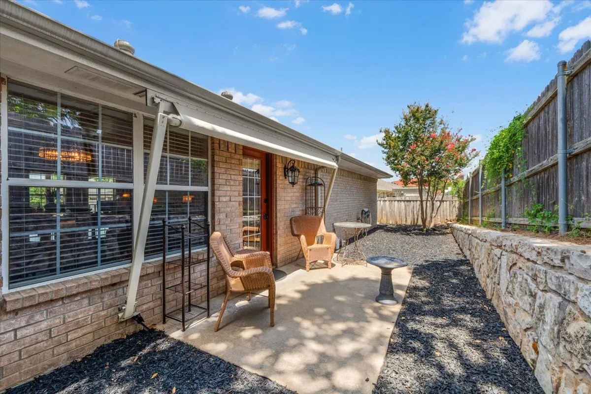 Single Family Residence For Sale in Hood County , 1013 Teresa Court, Granbury, Texas 76048, 2 Bedroom, 2 Bathroom, 2 Garage spaces, 1,519 Sqft, built in 2003, mls#21340502, Real Estate Agent in Granbury, Homes For Sale in Hood county, Homes For Sale in Granbury, Realtor in Granbury Texas, Real Estate Brokerage Independent Realty Texas, Luminita Cordes Realtor