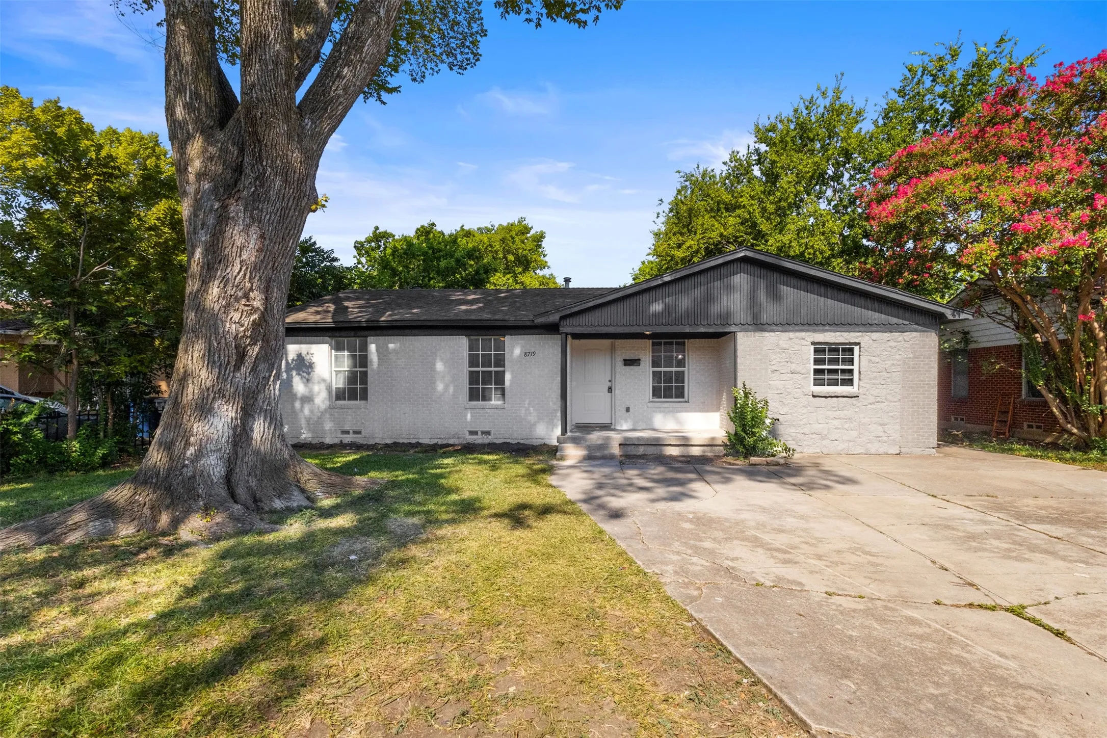 Single Family Residence For Sale in Dallas County , 8719 Freeport Drive, Dallas, Texas 75228, 4 Bedroom, 2 Bathroom, Garage spaces, 1,240 Sqft, built in 1956, mls#21340594, Real Estate Agent in Dallas, Homes For Sale in Dallas county, Homes For Sale in Dallas, Realtor in Dallas Texas, Real Estate Brokerage Independent Realty Texas, Luminita Cordes Realtor
