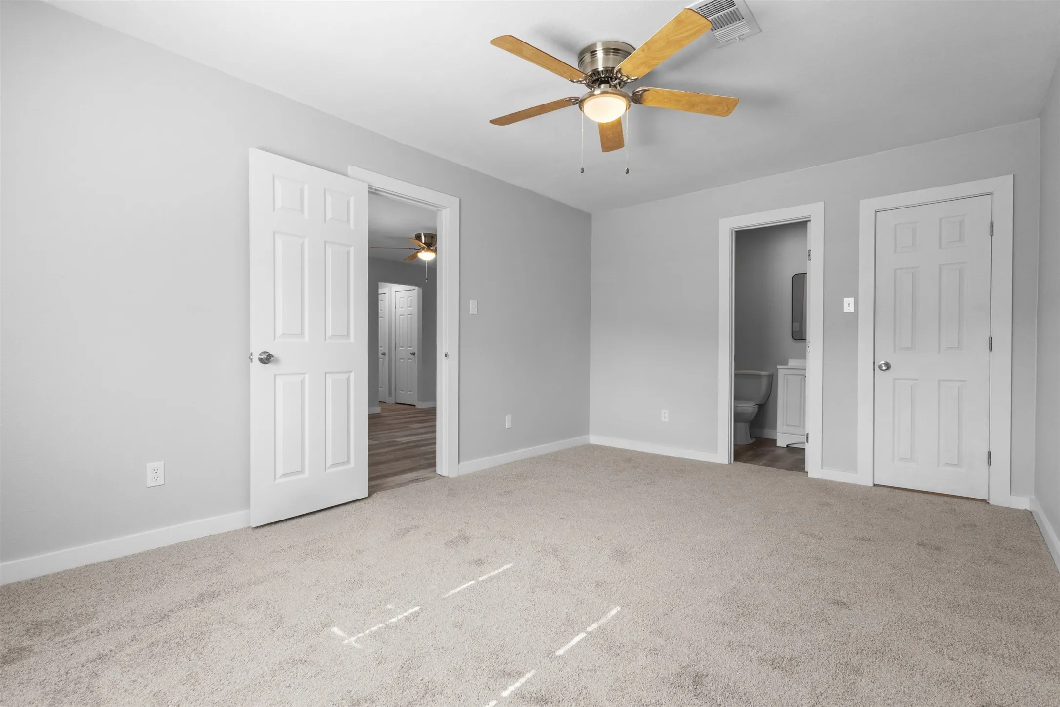 Single Family Residence For Sale in Dallas County , 8719 Freeport Drive, Dallas, Texas 75228, 4 Bedroom, 2 Bathroom, Garage spaces, 1,240 Sqft, built in 1956, mls#21340594, Real Estate Agent in Dallas, Homes For Sale in Dallas county, Homes For Sale in Dallas, Realtor in Dallas Texas, Real Estate Brokerage Independent Realty Texas, Luminita Cordes Realtor
