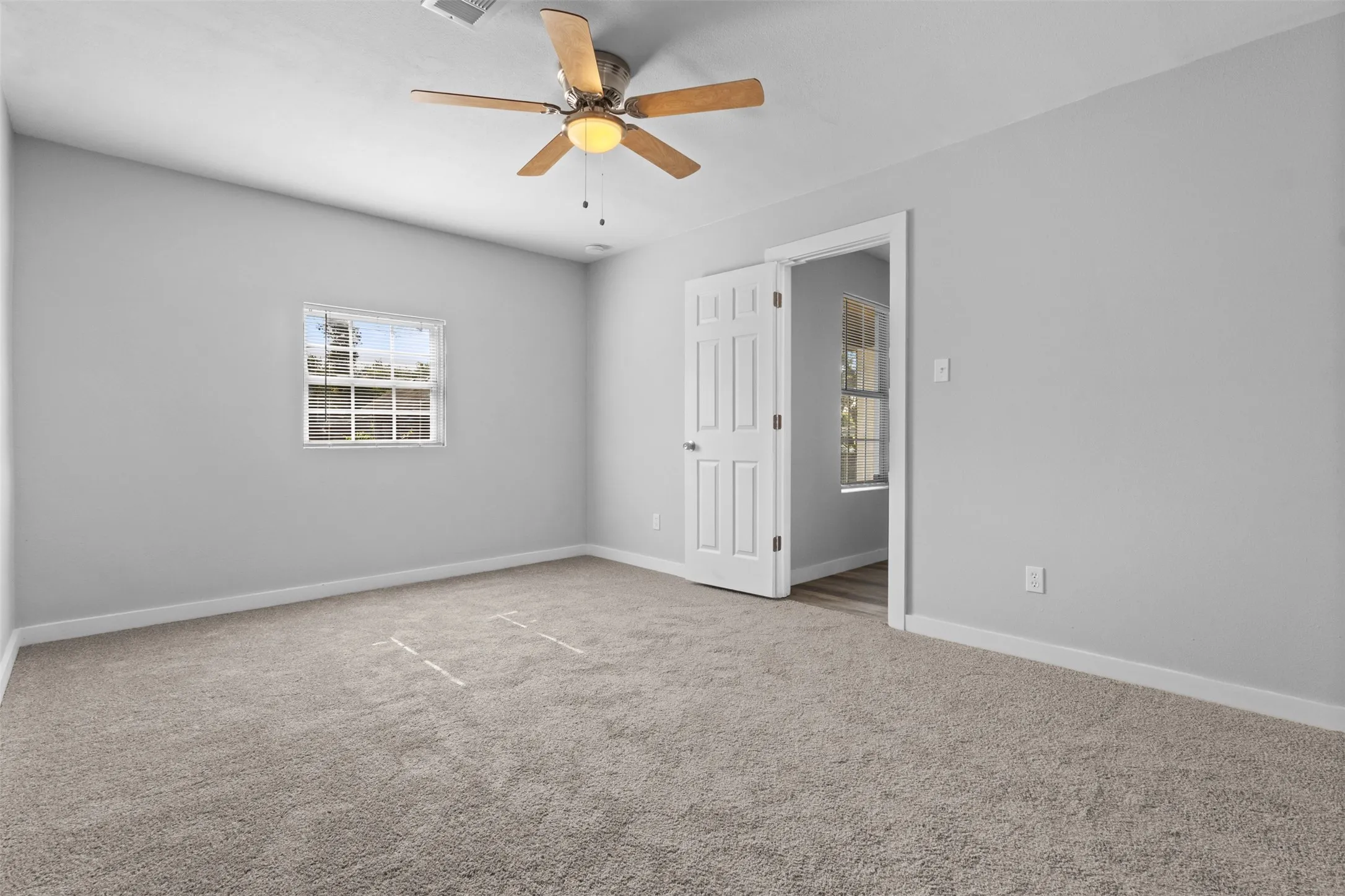 Single Family Residence For Sale in Dallas County , 8719 Freeport Drive, Dallas, Texas 75228, 4 Bedroom, 2 Bathroom, Garage spaces, 1,240 Sqft, built in 1956, mls#21340594, Real Estate Agent in Dallas, Homes For Sale in Dallas county, Homes For Sale in Dallas, Realtor in Dallas Texas, Real Estate Brokerage Independent Realty Texas, Luminita Cordes Realtor