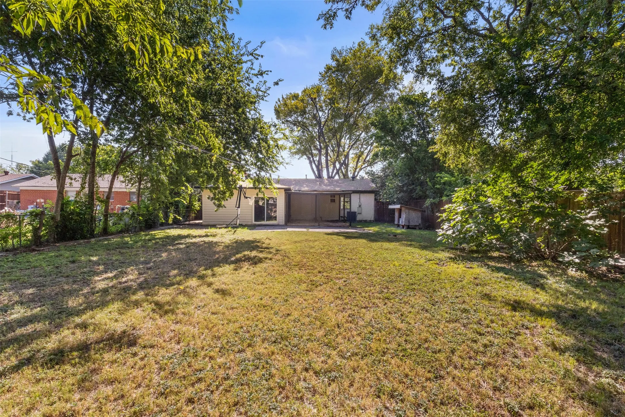 Single Family Residence For Sale in Dallas County , 8719 Freeport Drive, Dallas, Texas 75228, 4 Bedroom, 2 Bathroom, Garage spaces, 1,240 Sqft, built in 1956, mls#21340594, Real Estate Agent in Dallas, Homes For Sale in Dallas county, Homes For Sale in Dallas, Realtor in Dallas Texas, Real Estate Brokerage Independent Realty Texas, Luminita Cordes Realtor