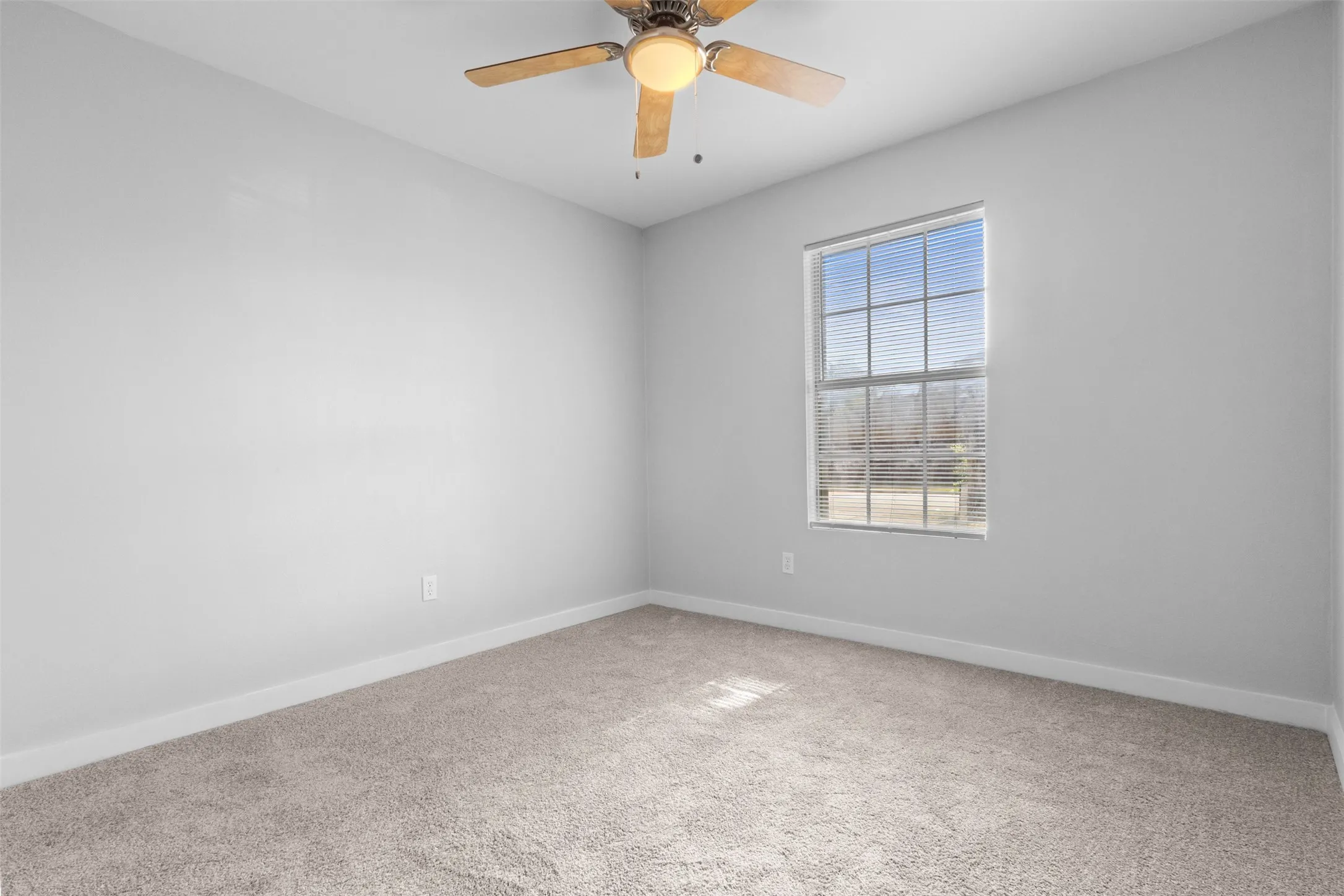 Single Family Residence For Sale in Dallas County , 8719 Freeport Drive, Dallas, Texas 75228, 4 Bedroom, 2 Bathroom, Garage spaces, 1,240 Sqft, built in 1956, mls#21340594, Real Estate Agent in Dallas, Homes For Sale in Dallas county, Homes For Sale in Dallas, Realtor in Dallas Texas, Real Estate Brokerage Independent Realty Texas, Luminita Cordes Realtor